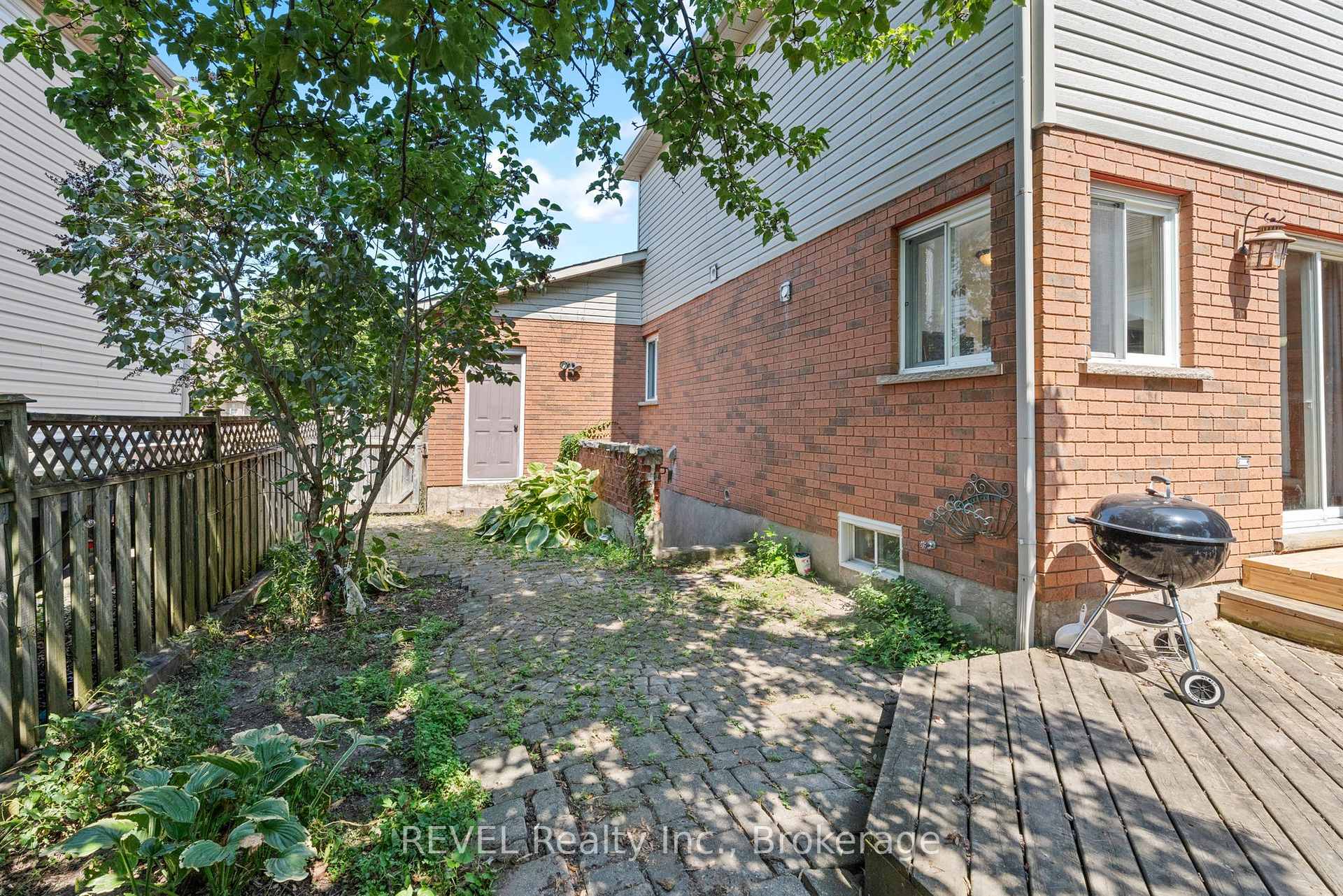 Photo 35 of 19 Crysler Crescent, Thorold, Confederation Heights — HOMEH