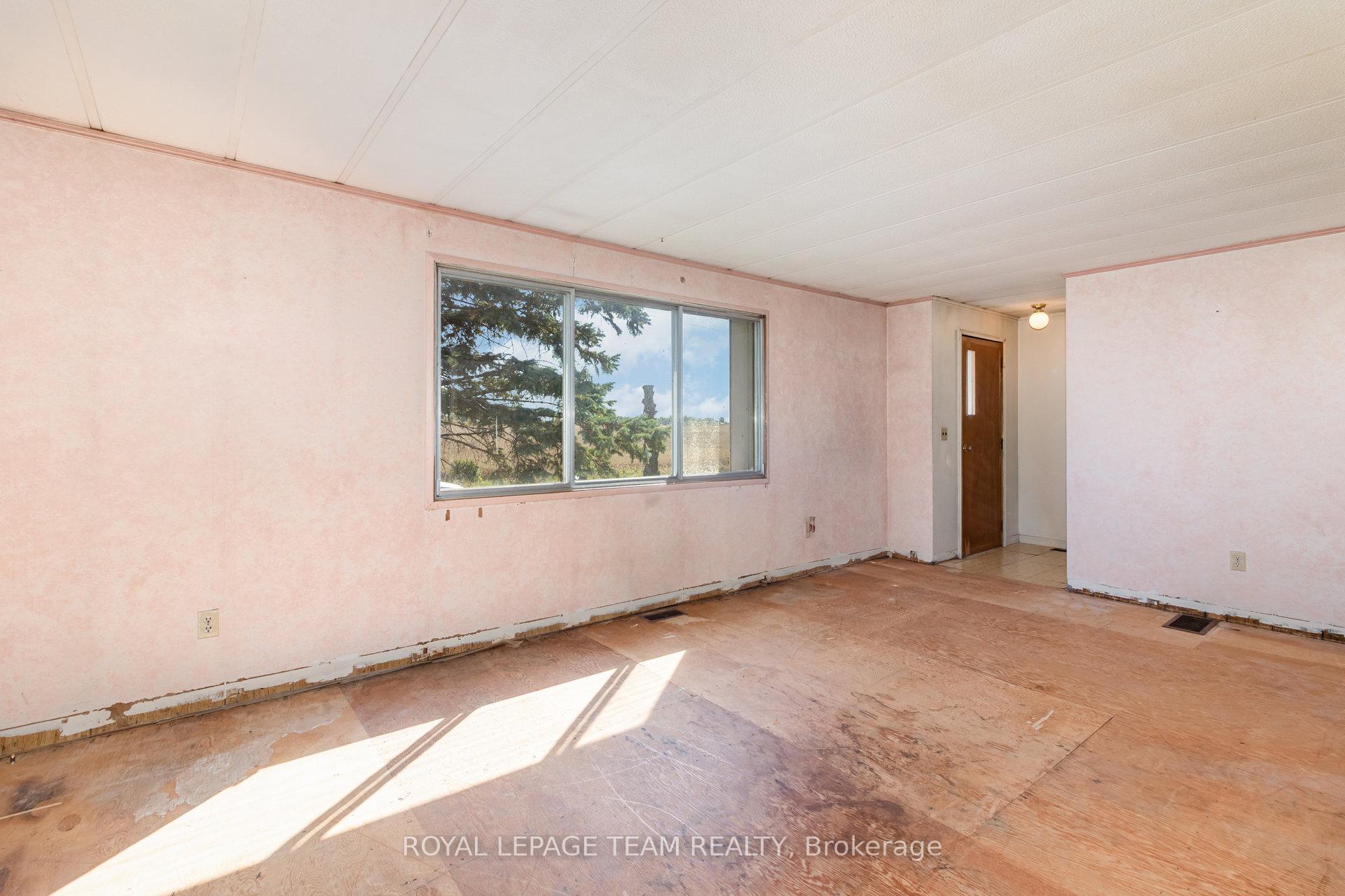 Photo 4 of 12121 Liscumb Road, North Dundas, North Dundas (Winchester) Twp — HOMEH