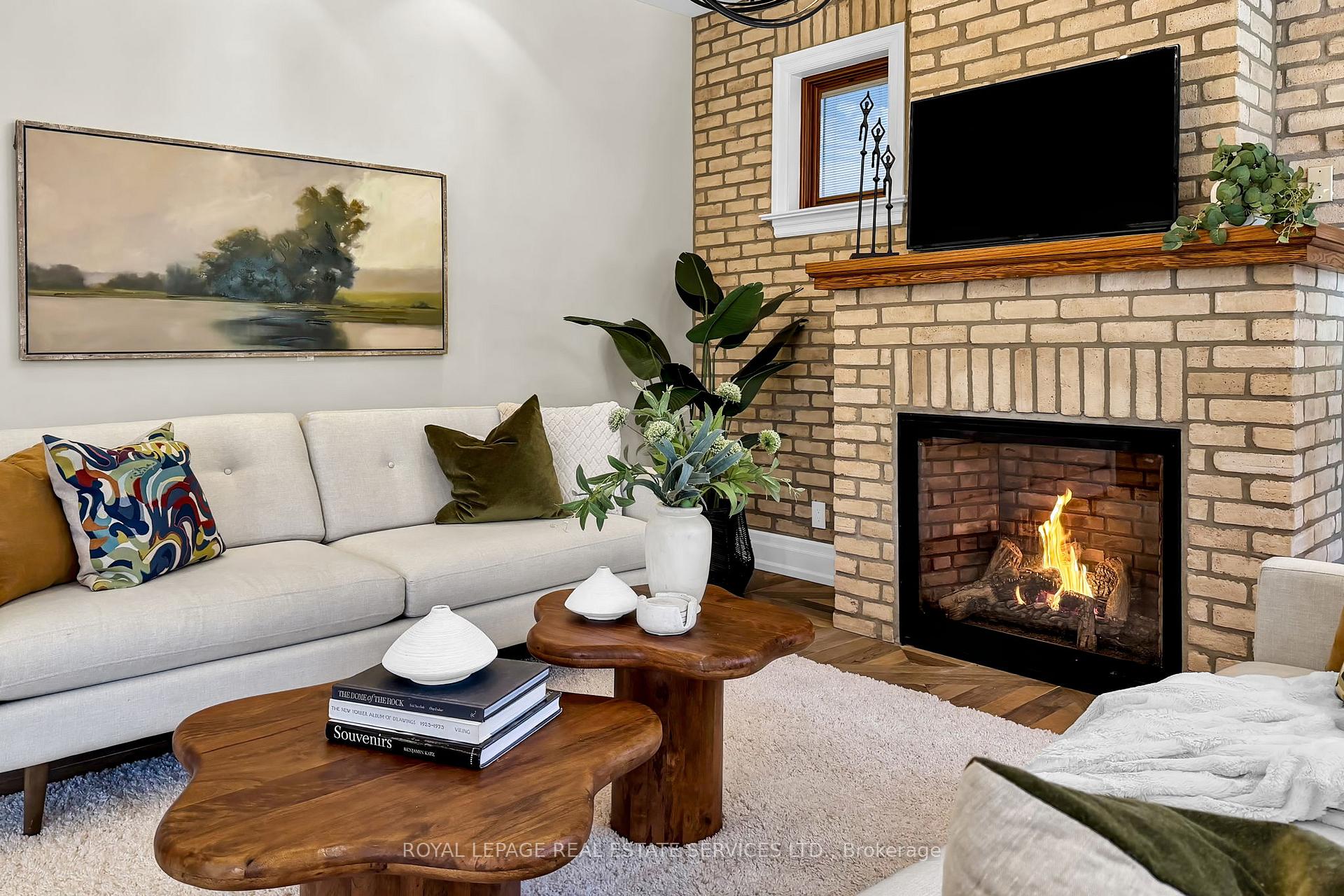 Photo 7 of 441 Oriole Parkway, Toronto, Yonge-Eglinton — HOMEH