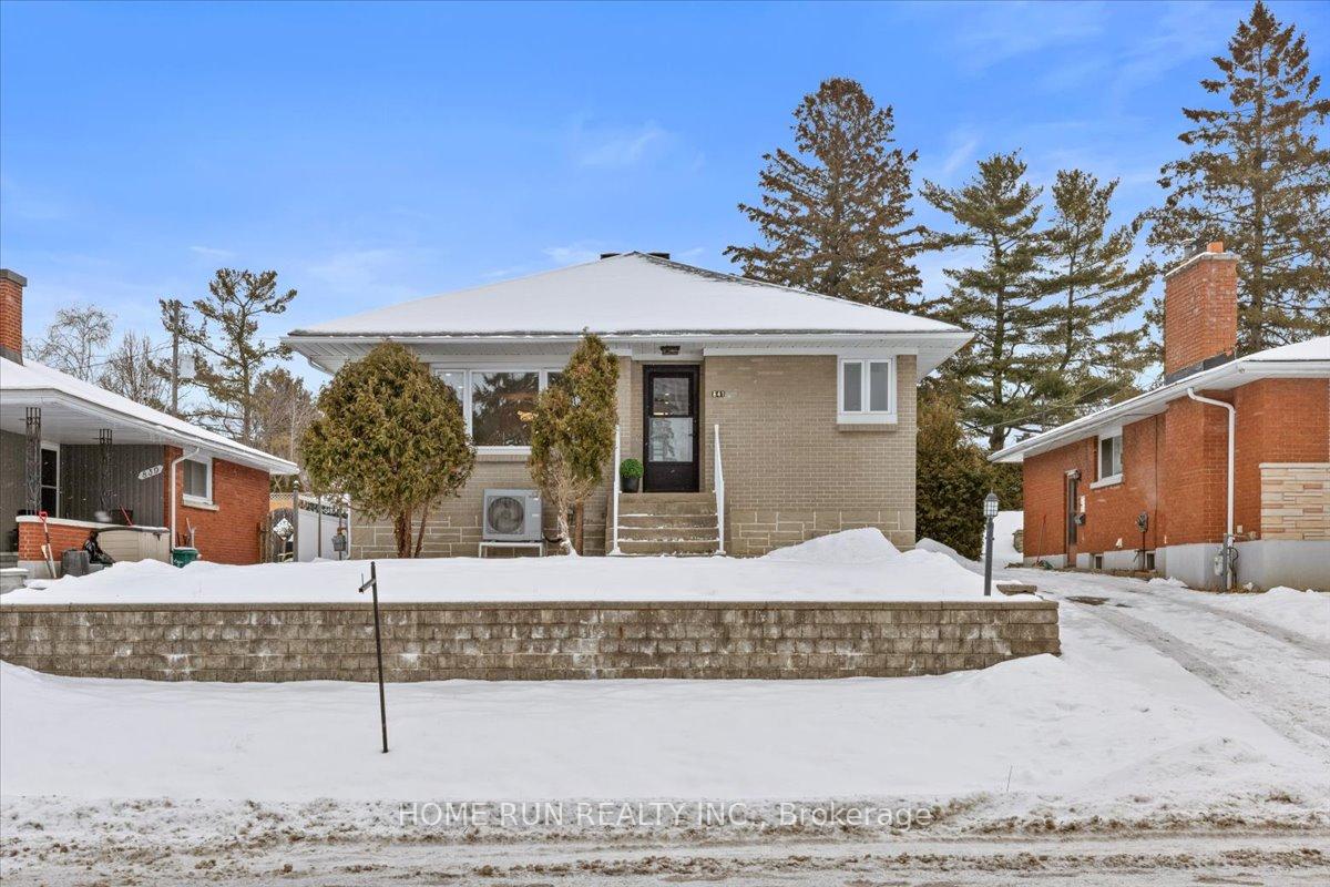 Front of 841 Iroquois Road
