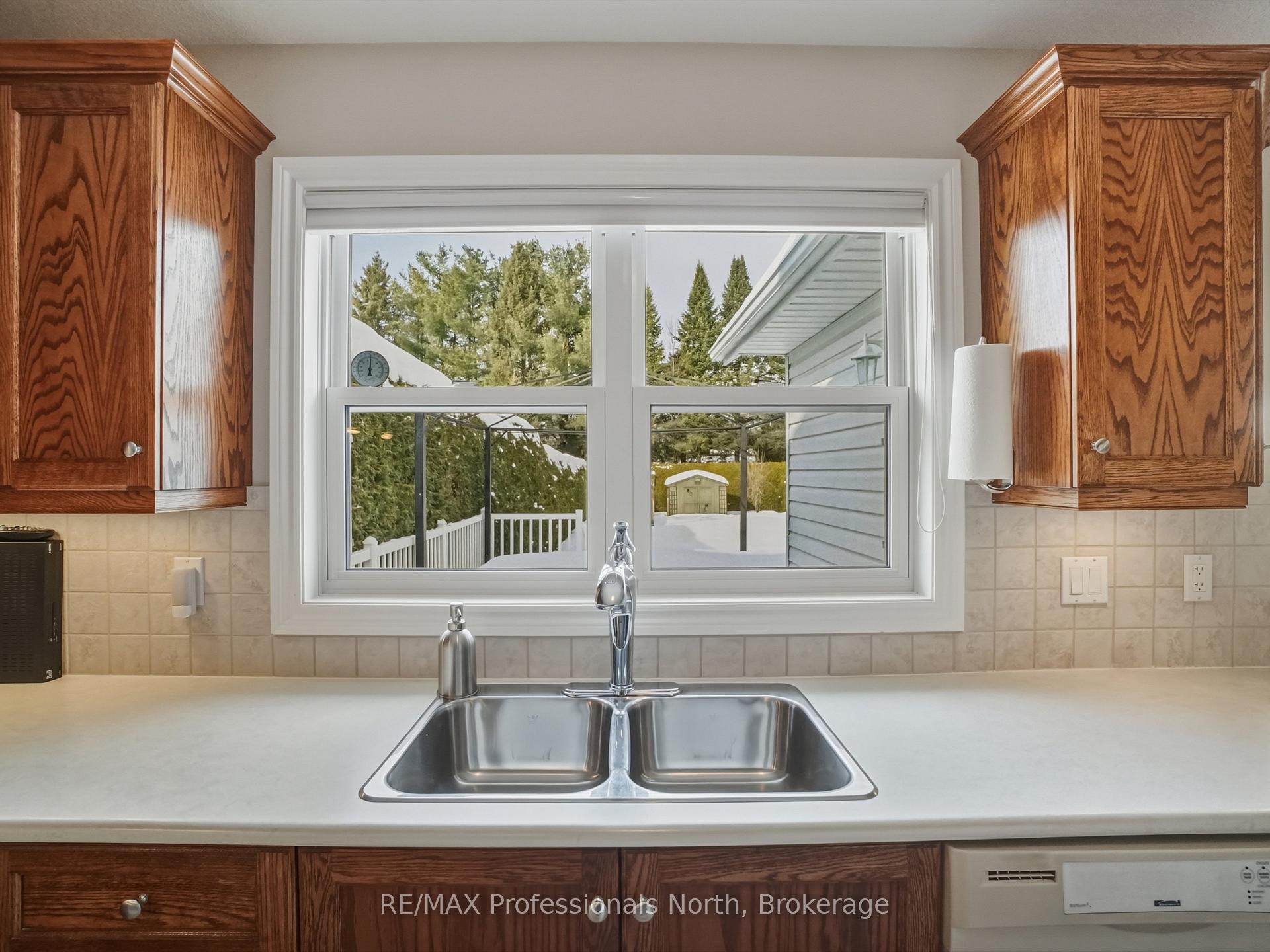 Photo 27 of 77 Ewing Street, Bracebridge, Monck (Bracebridge) — HOMEH