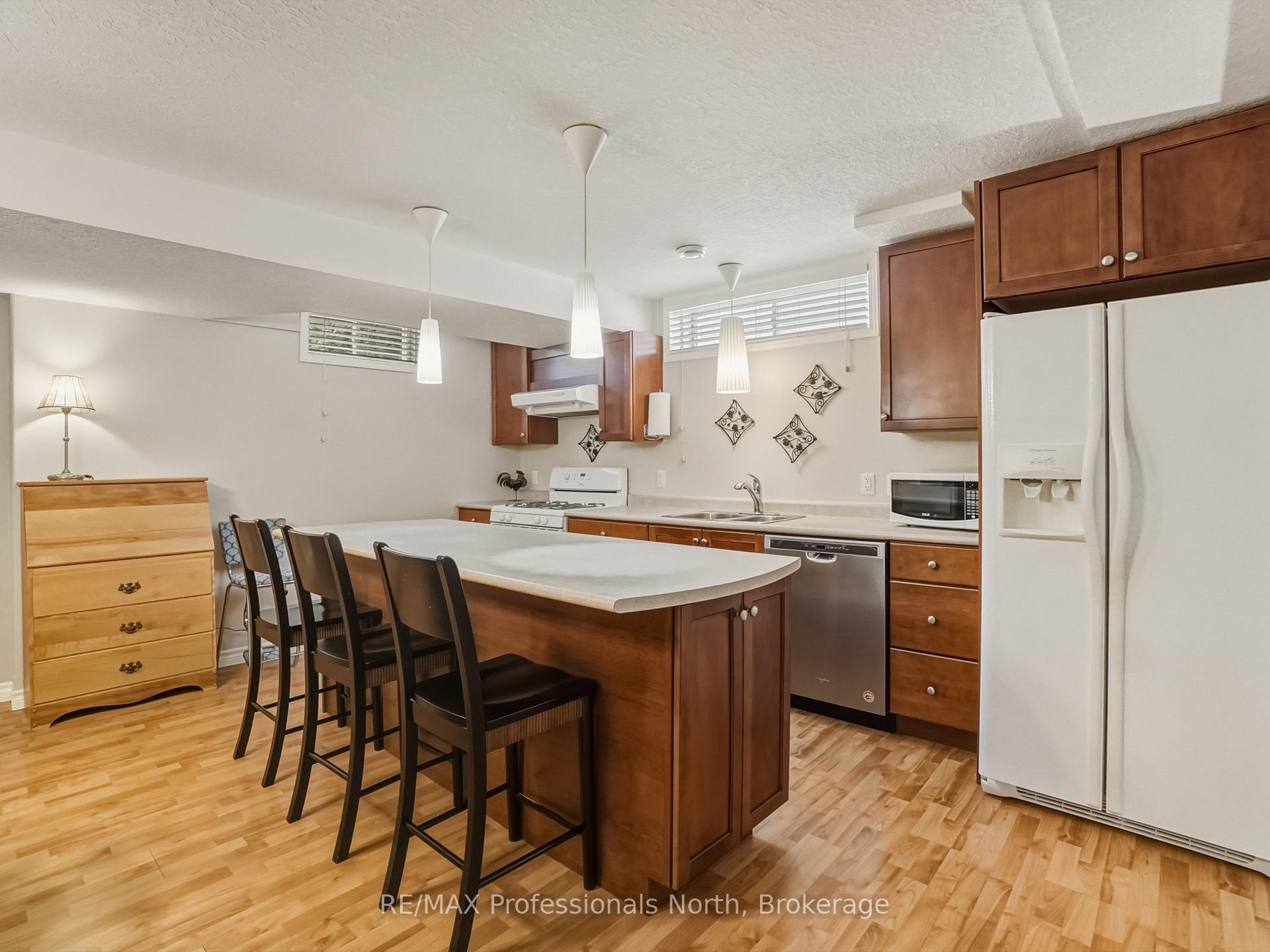 Photo 34 of 77 Ewing Street, Bracebridge, Monck (Bracebridge) — HOMEH