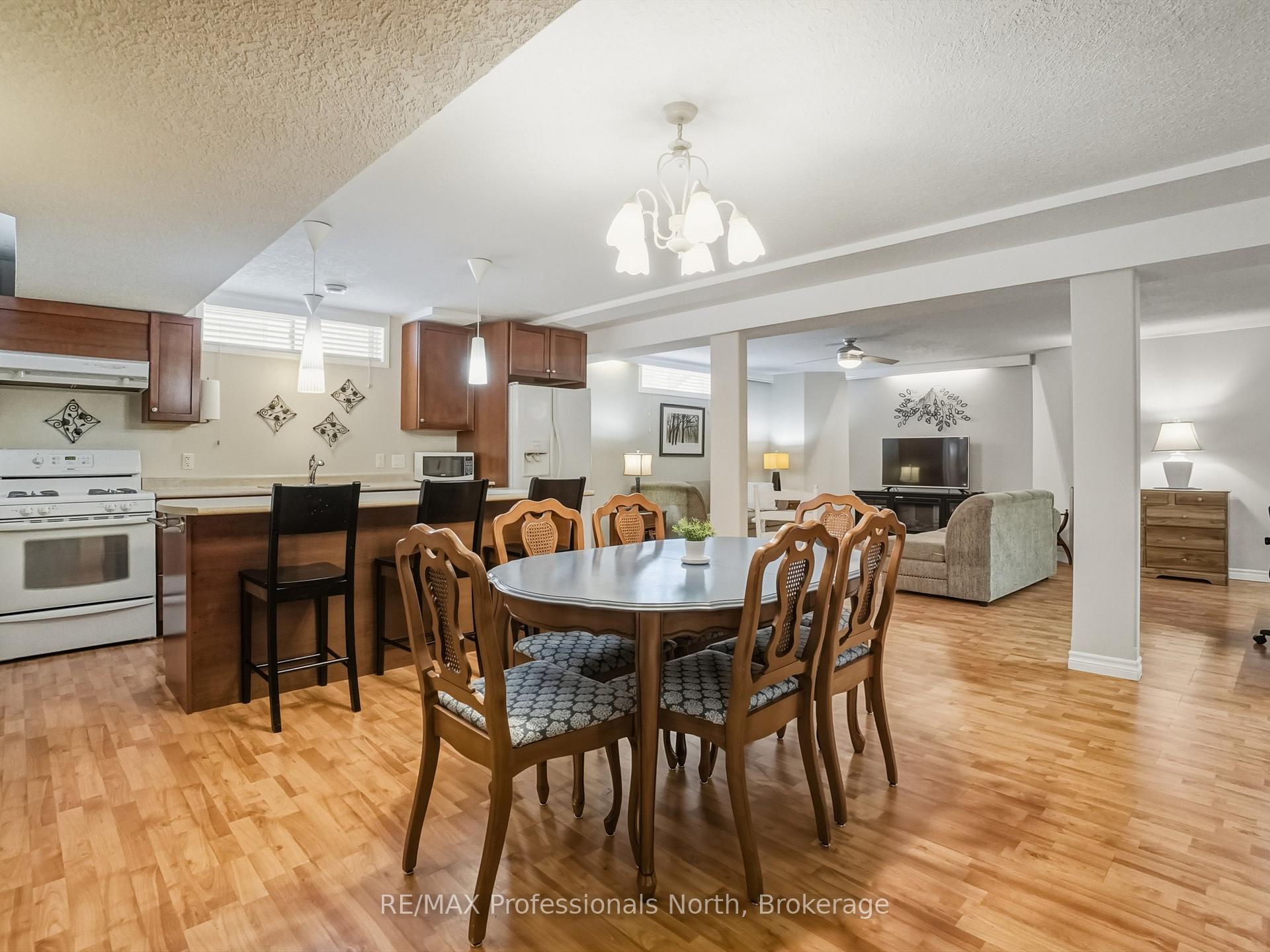 Photo 32 of 77 Ewing Street, Bracebridge, Monck (Bracebridge) — HOMEH