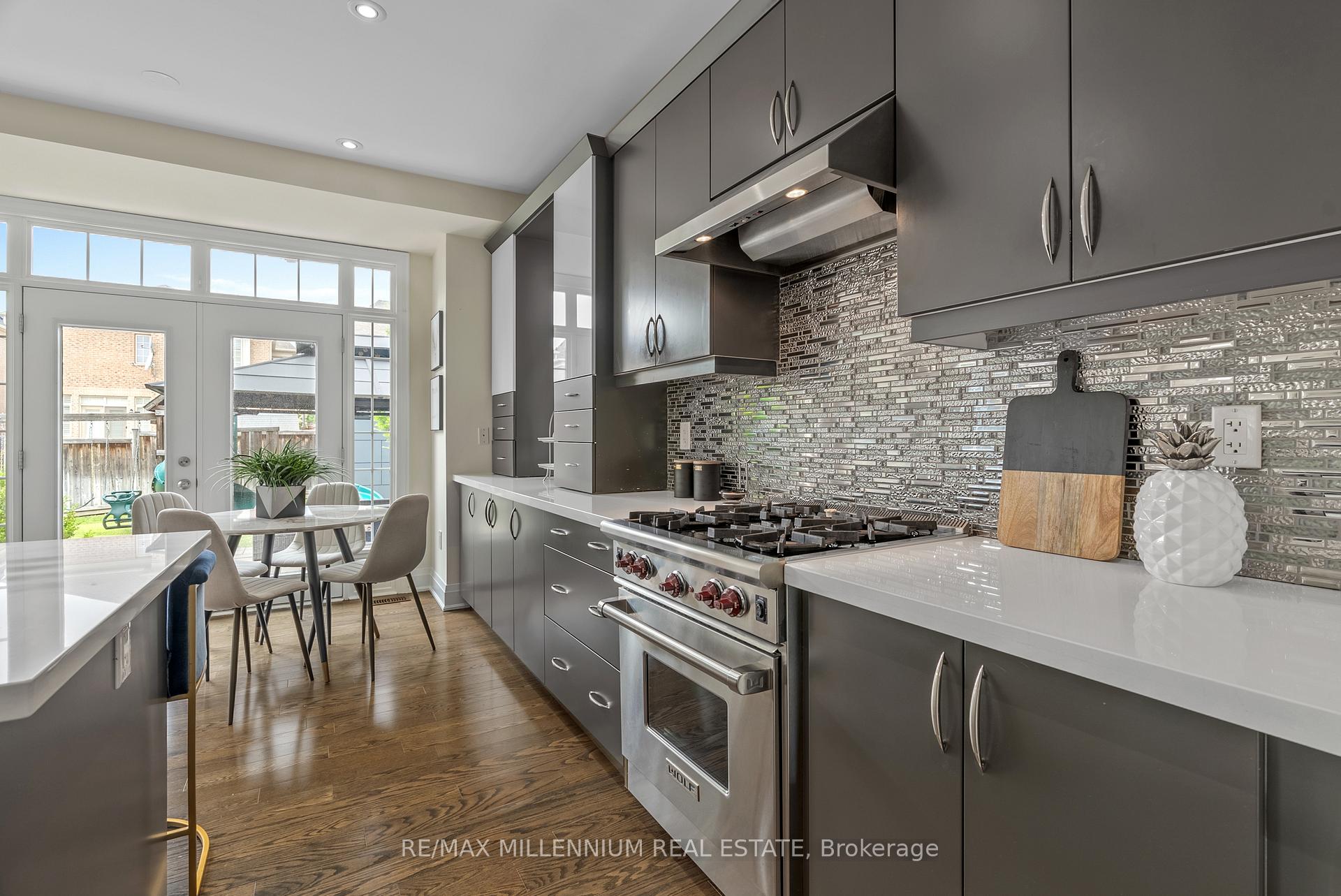 Photo 5 of 51 Legendary Circle, Brampton, Brampton West — HOMEH
