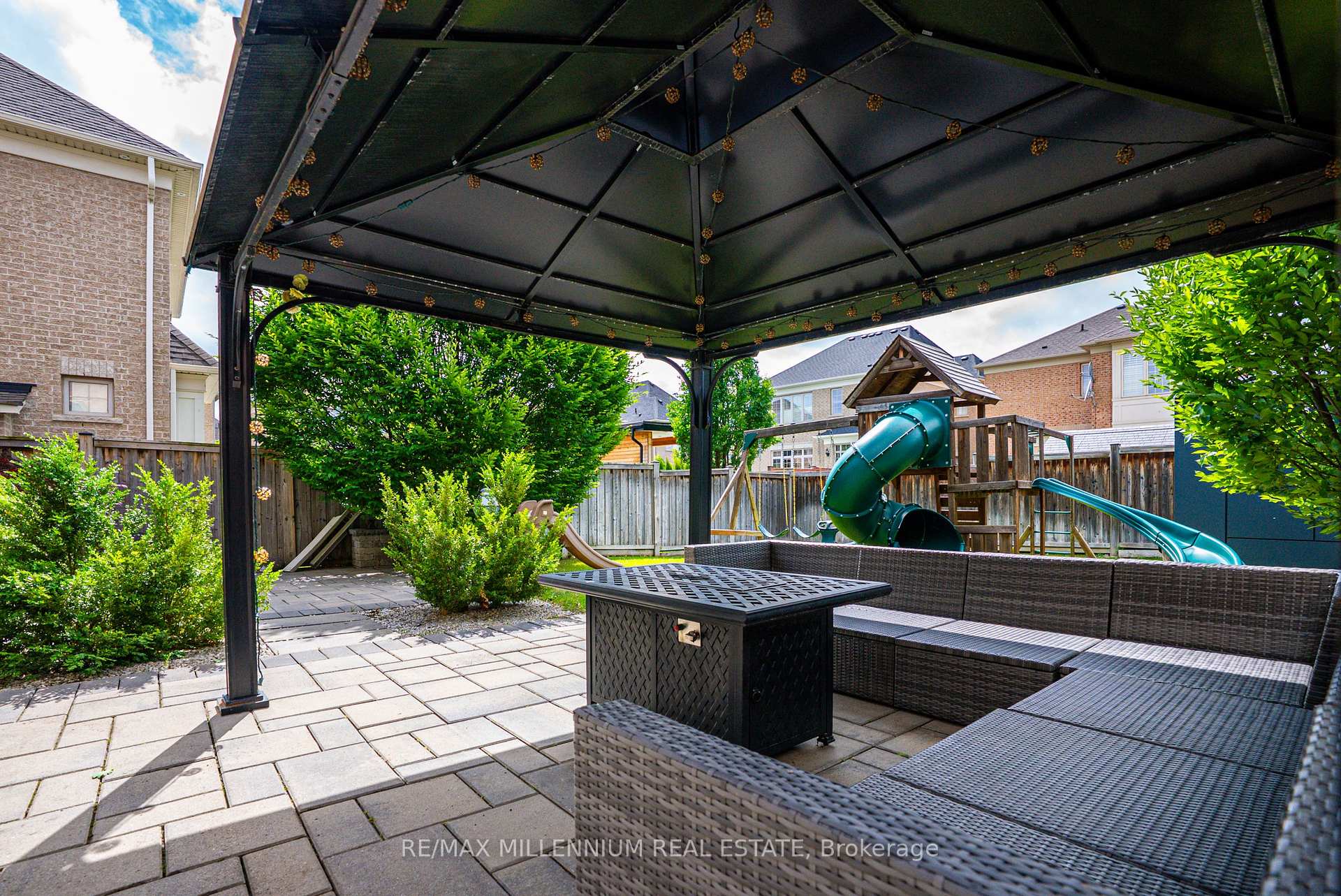 Photo 42 of 51 Legendary Circle, Brampton, Brampton West — HOMEH