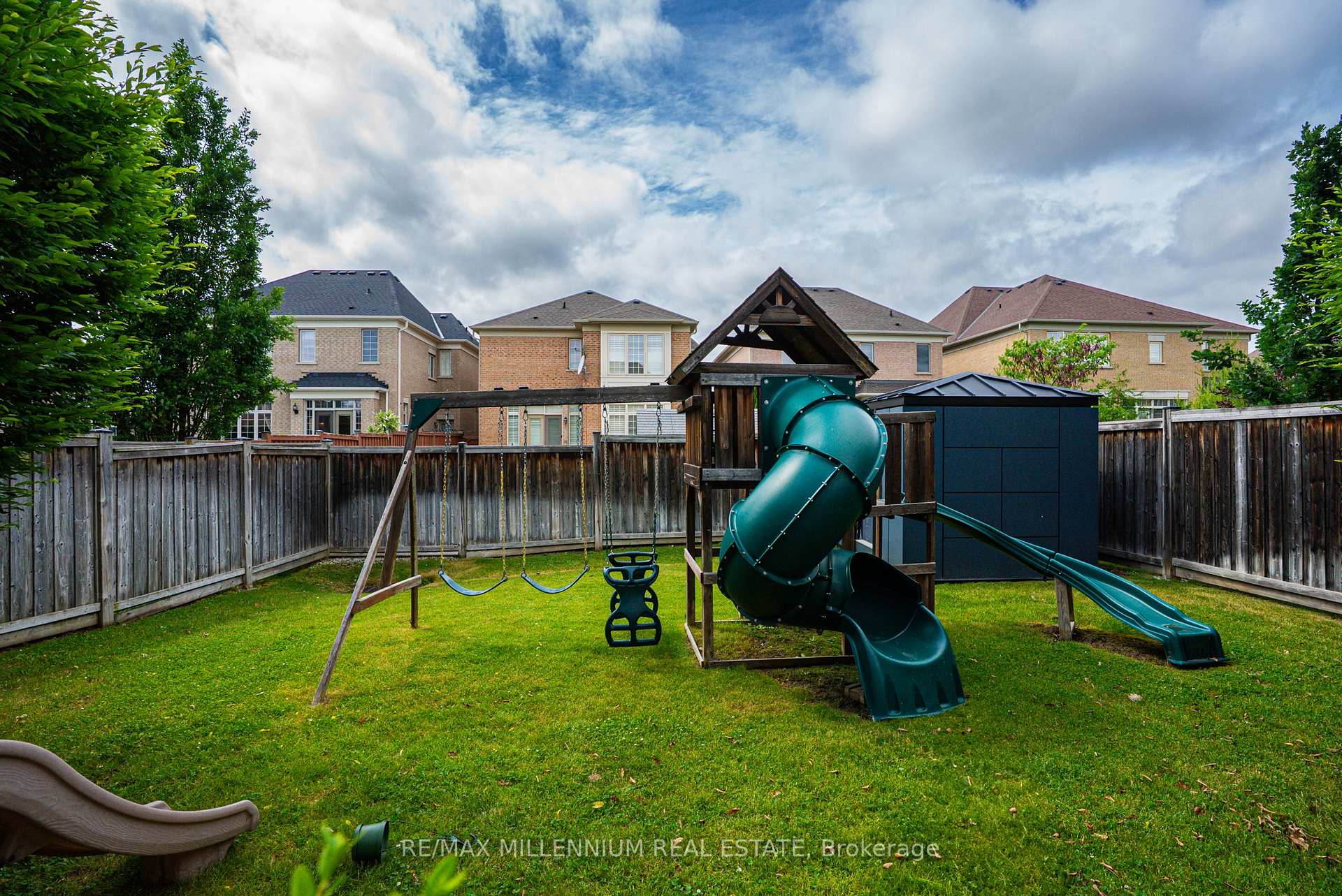 Photo 25 of 51 Legendary Circle, Brampton, Brampton West — HOMEH