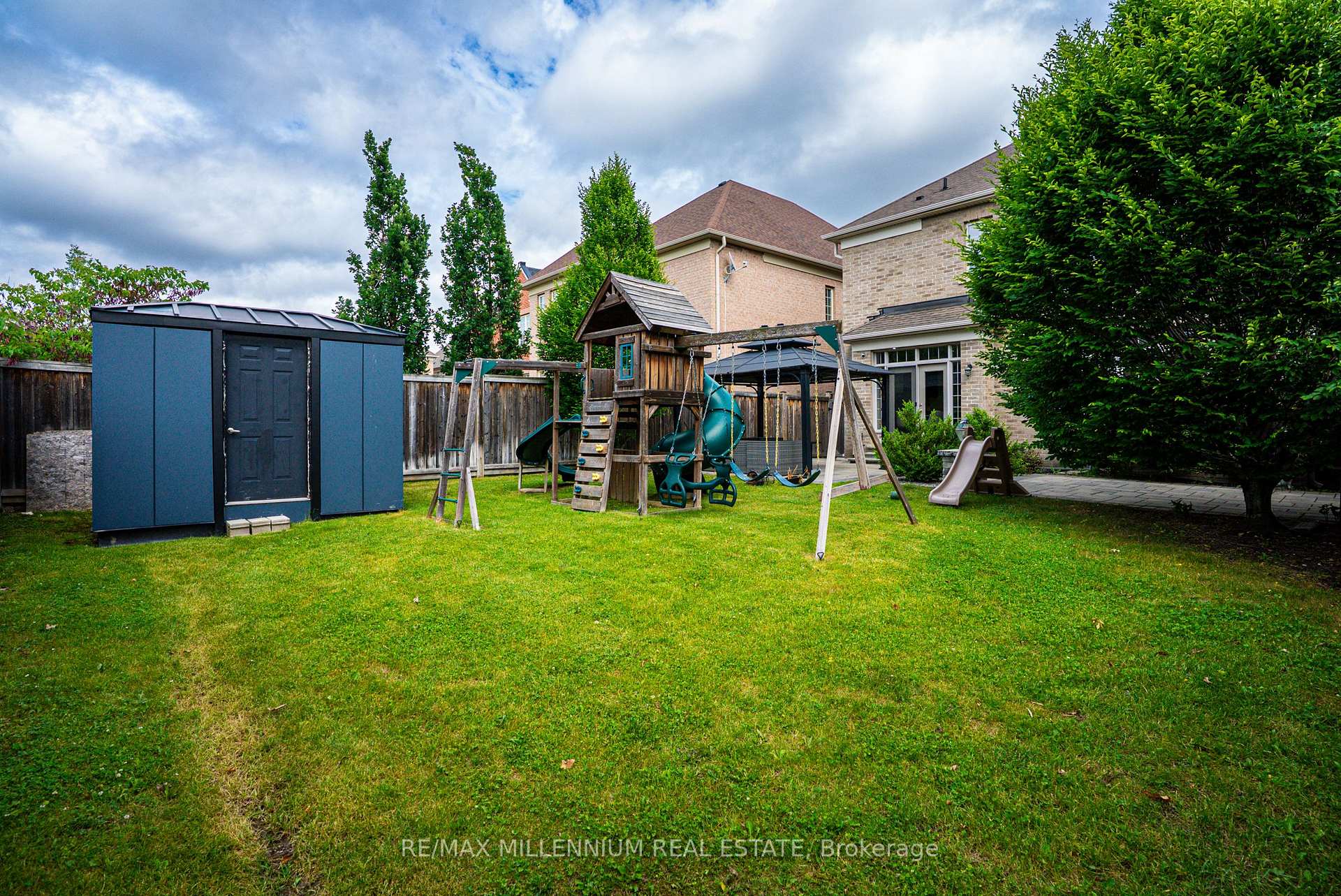 Photo 43 of 51 Legendary Circle, Brampton, Brampton West — HOMEH