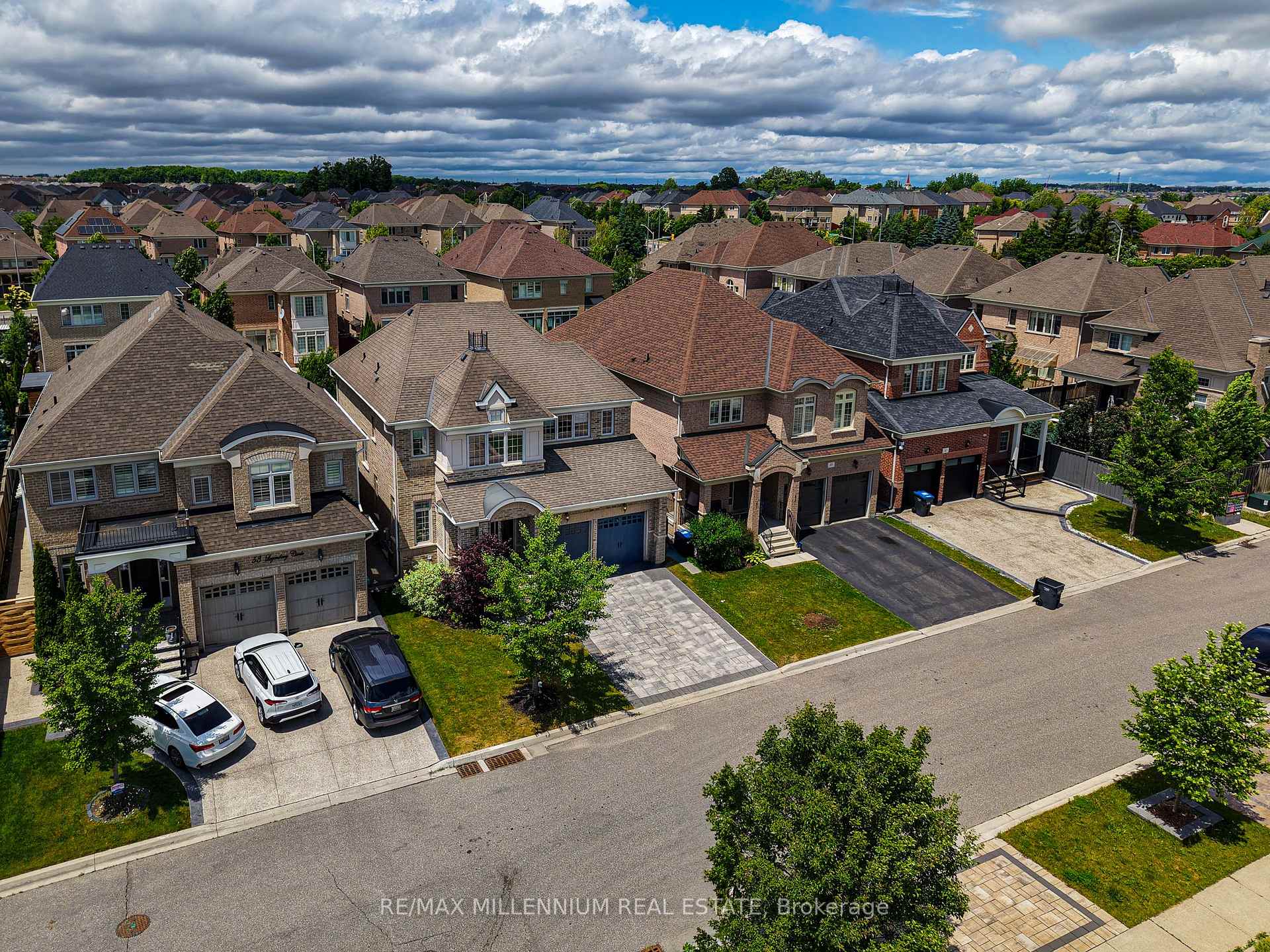 Photo 49 of 51 Legendary Circle, Brampton, Brampton West — HOMEH
