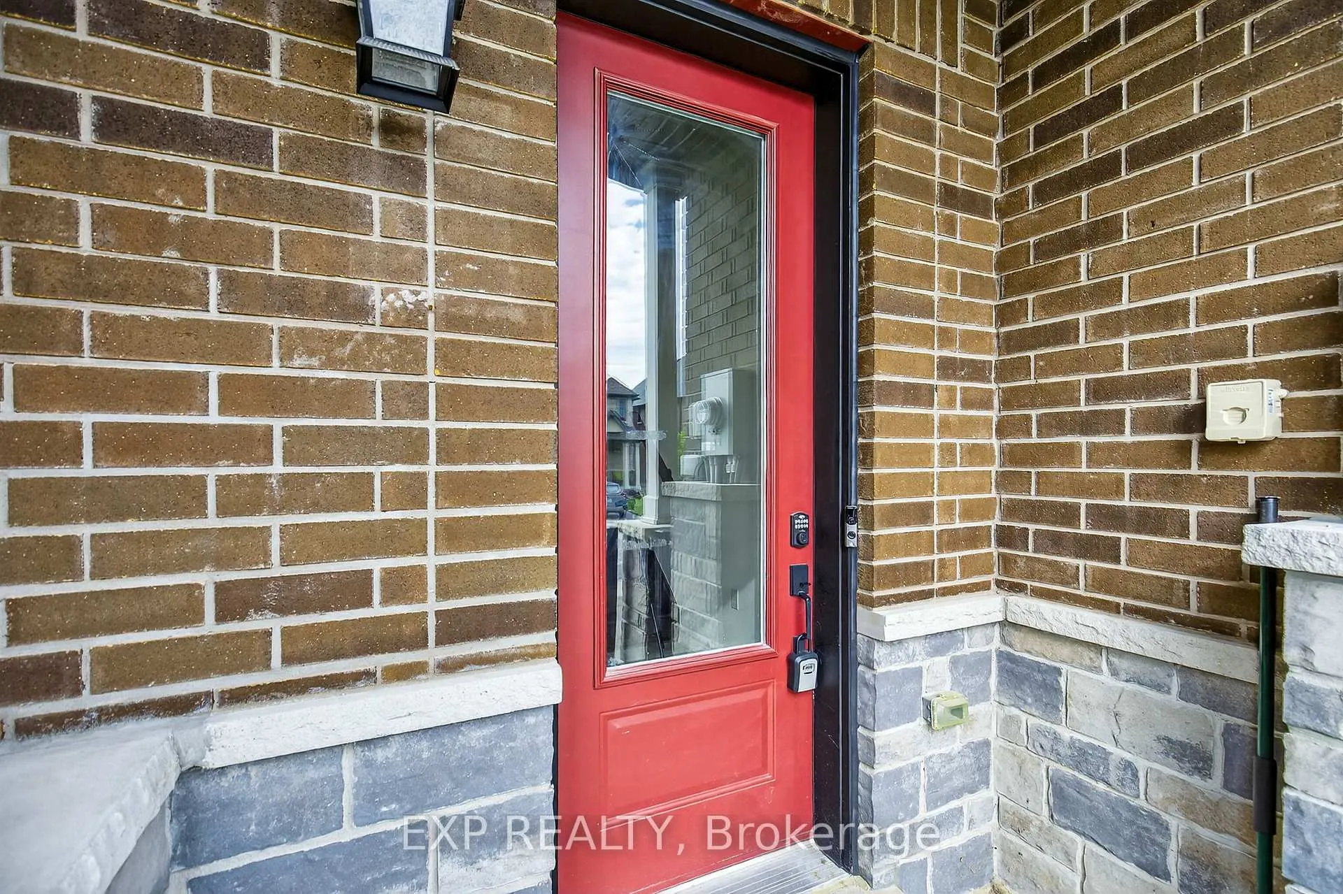 Photo 4 of 1467 Blackmore Street, Innisfil, Alcona — HOMEH