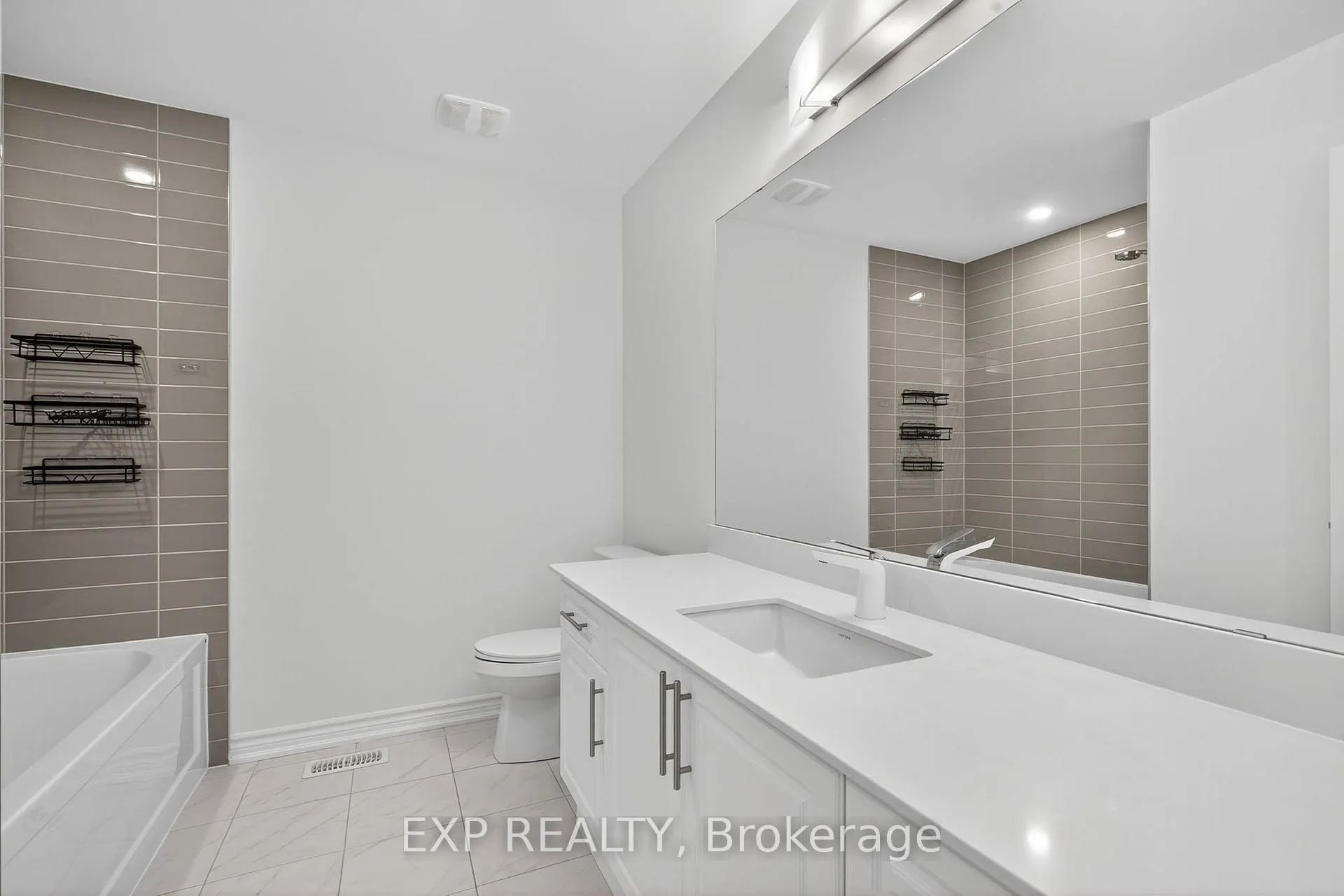 Photo 27 of 1467 Blackmore Street, Innisfil, Alcona — HOMEH