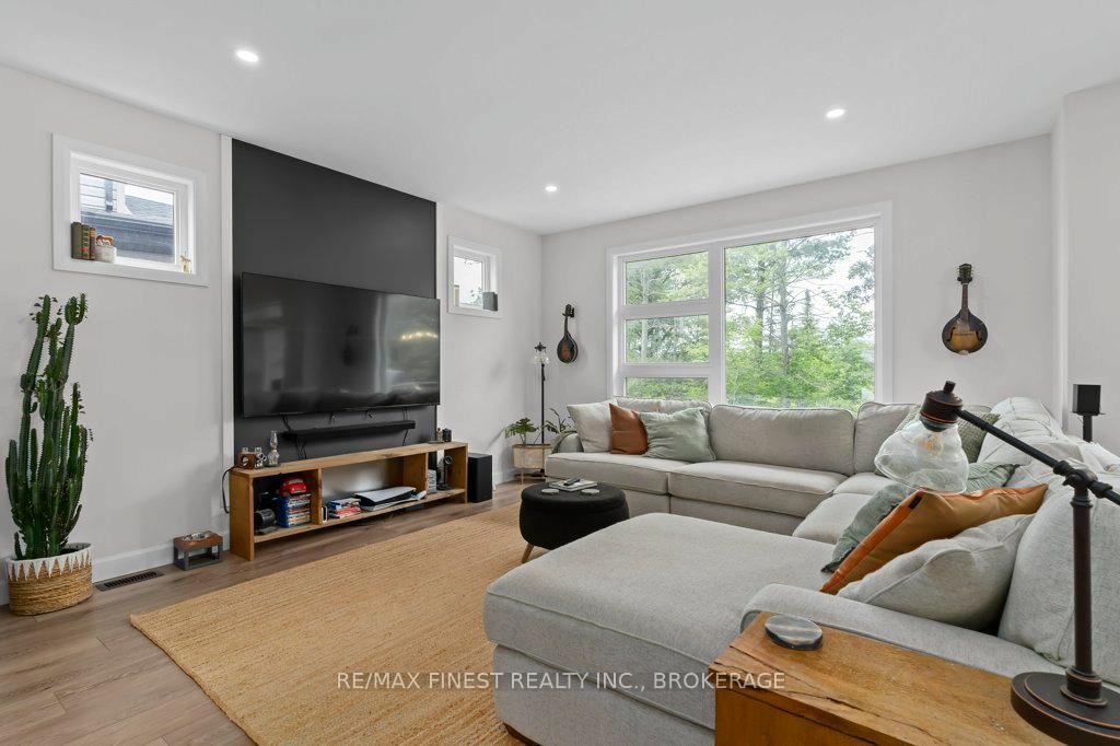 Photo 21 of 313 Pratt Drive, Loyalist, Amherstview — HOMEH