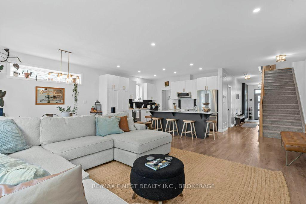 Photo 16 of 313 Pratt Drive, Loyalist, Amherstview — HOMEH