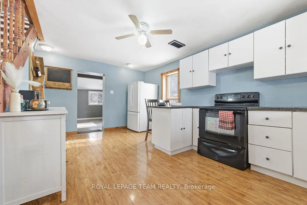 Photo 15 of 160 Burnstown Road, McNab/Braeside, Mcnab/Braeside Twps — HOMEH