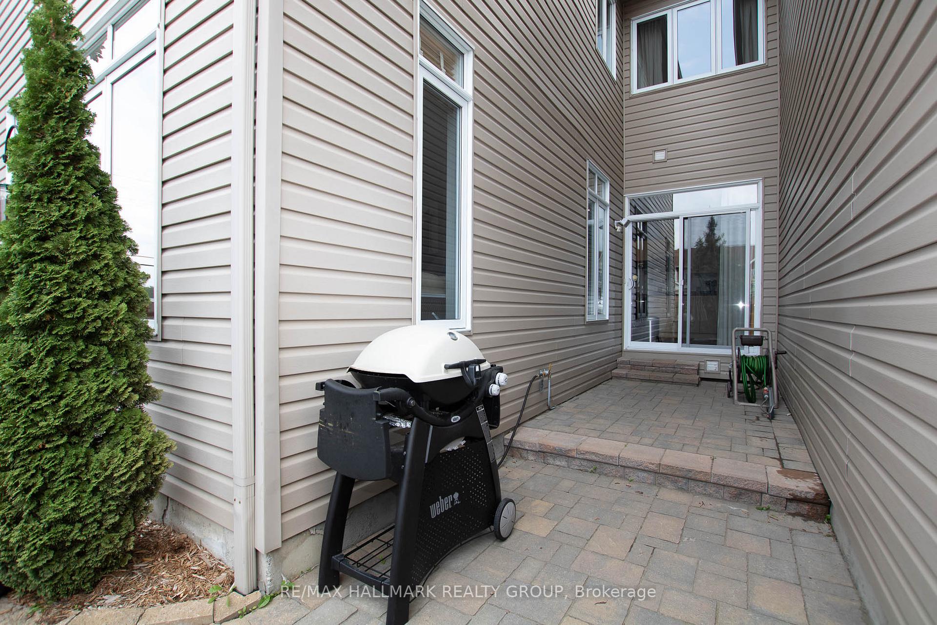 Front of 1397 Kitchener Avenue