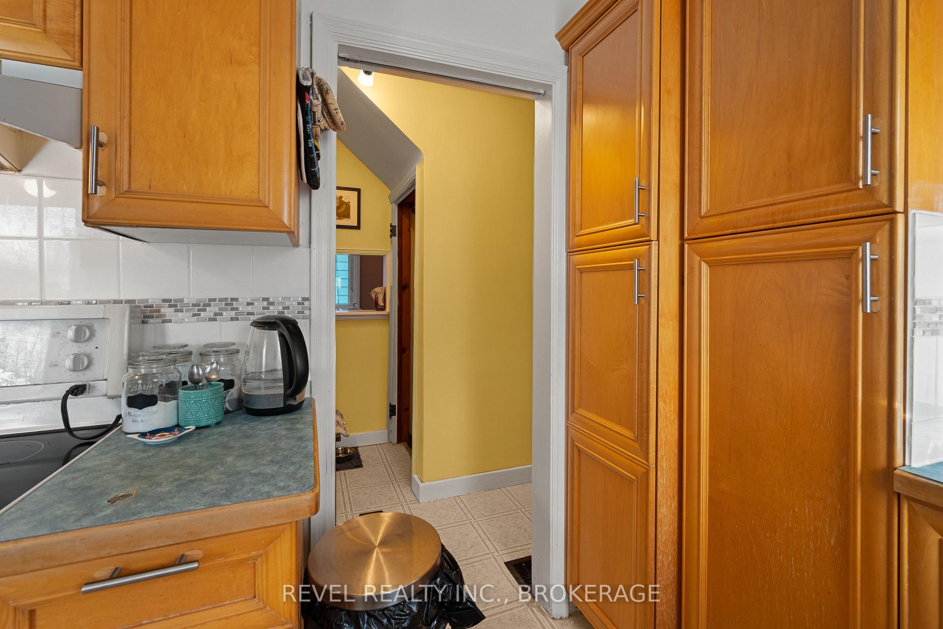 Photo 6 of 9 Hillcrest Avenue, Kingston, East of Sir John A. Blvd — HOMEH
