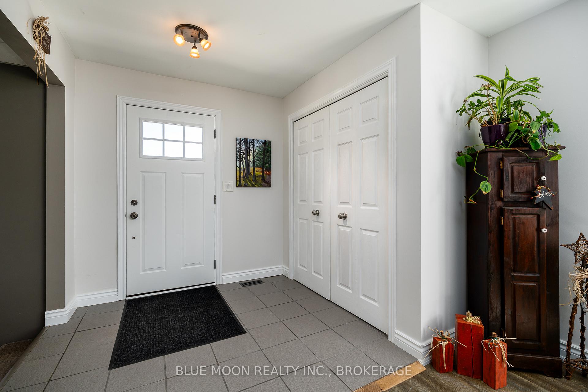 Photo 8 of 632 Love Road, Loyalist, Lennox and Addington - South — HOMEH