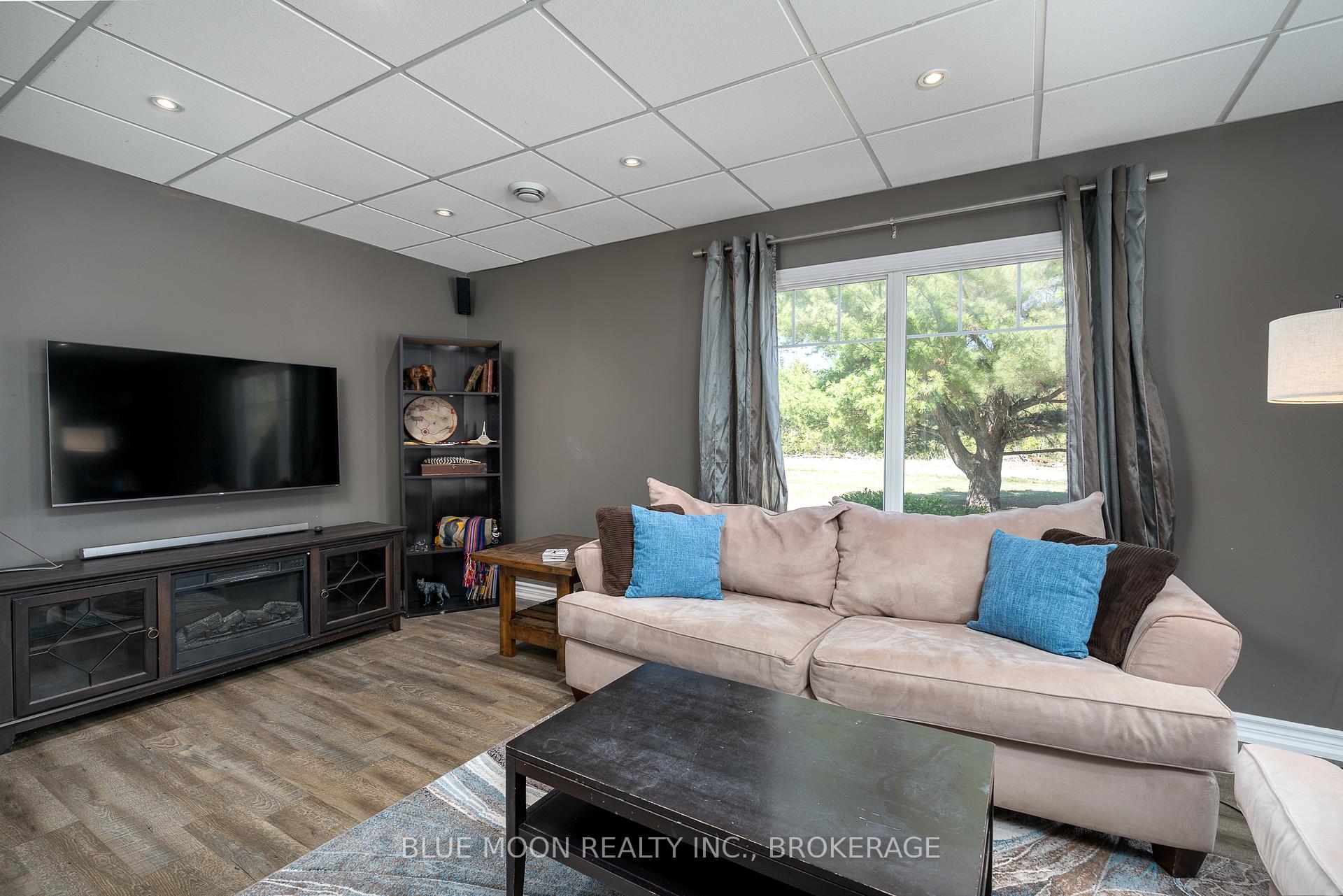 Photo 10 of 632 Love Road, Loyalist, Lennox and Addington - South — HOMEH