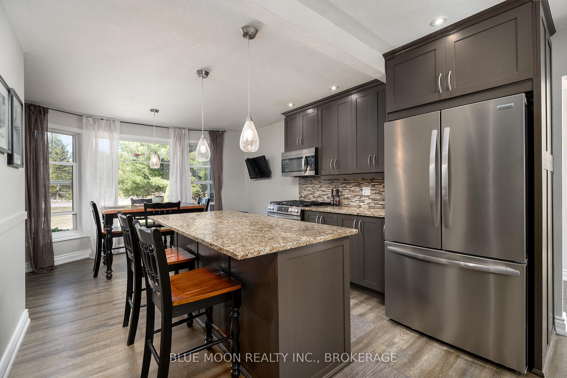 Photo 15 of 632 Love Road, Loyalist, Lennox and Addington - South — HOMEH