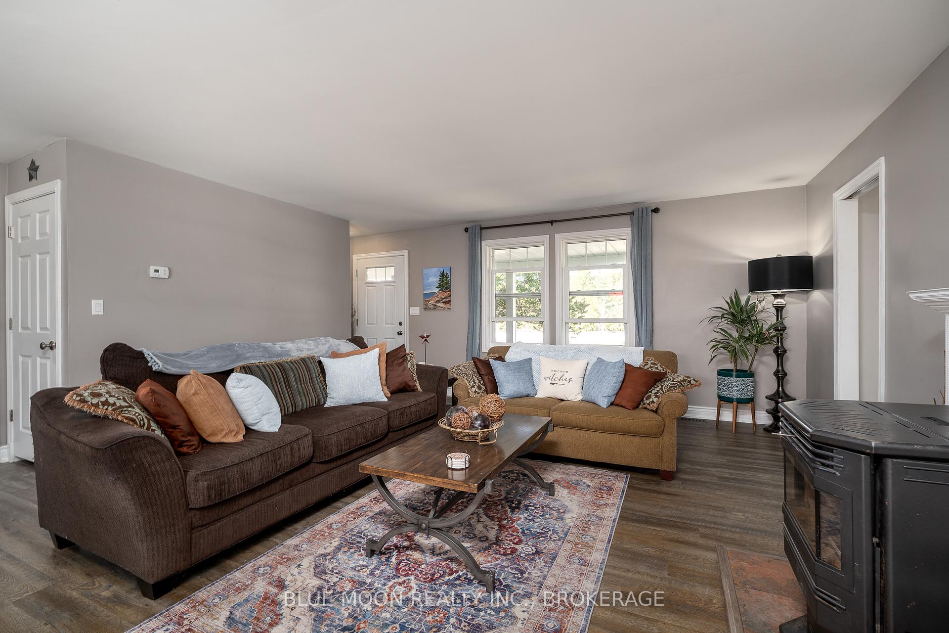 Photo 20 of 632 Love Road, Loyalist, Lennox and Addington - South — HOMEH