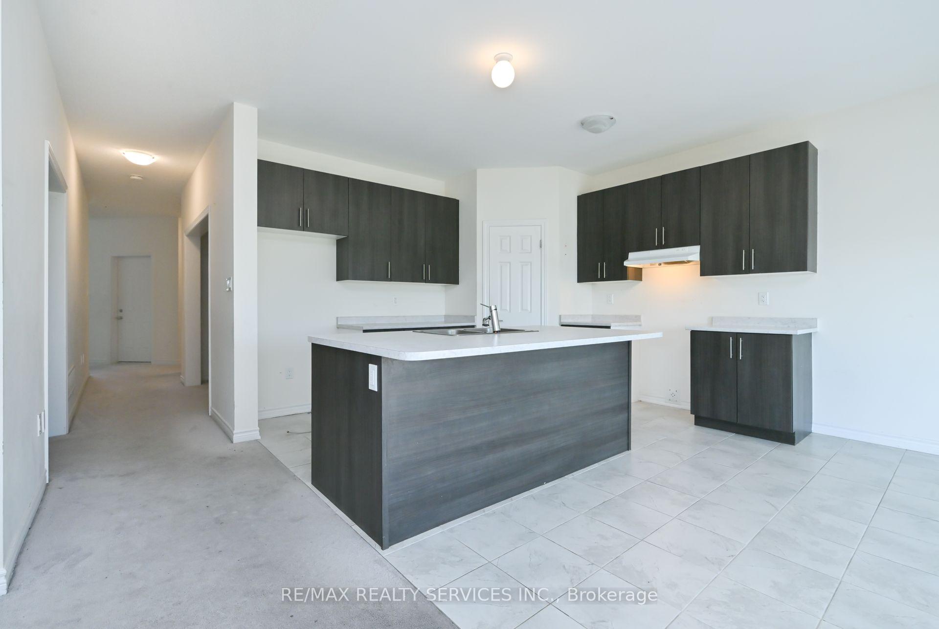 Photo 3 of 620 McMullen Street, Shelburne — HOMEH