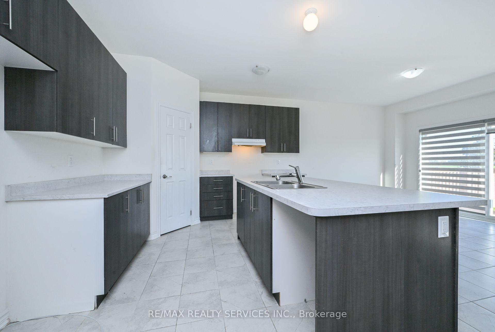 Photo 5 of 620 McMullen Street, Shelburne — HOMEH