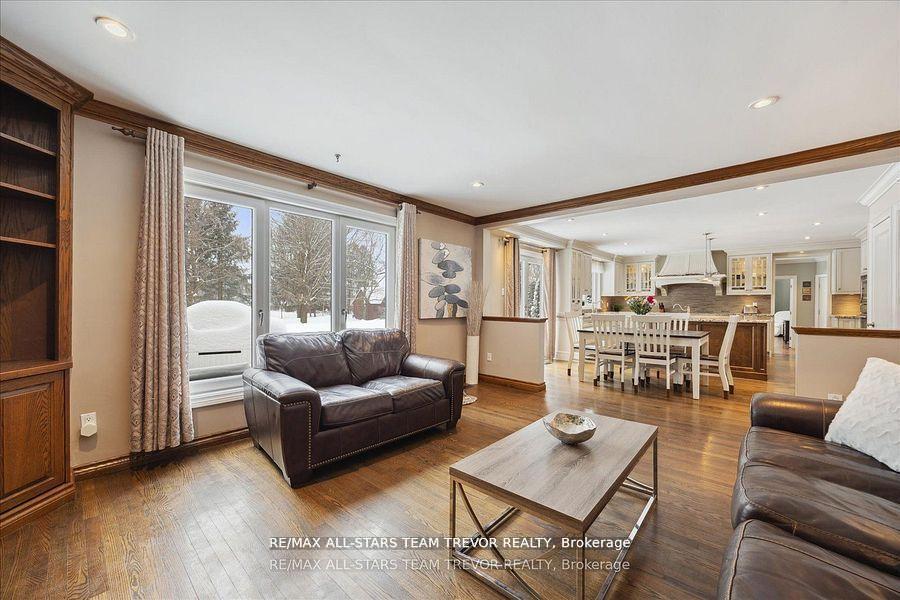 Photo 10 of 346 Bennet Drive, King, King City — HOMEH