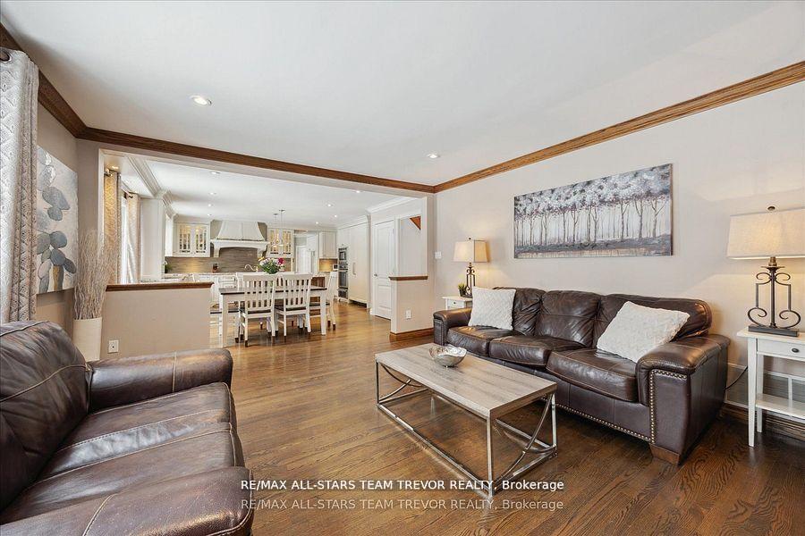 Photo 11 of 346 Bennet Drive, King, King City — HOMEH