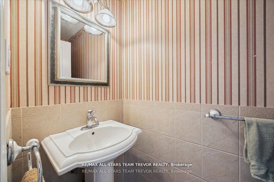 Photo 23 of 346 Bennet Drive, King, King City — HOMEH