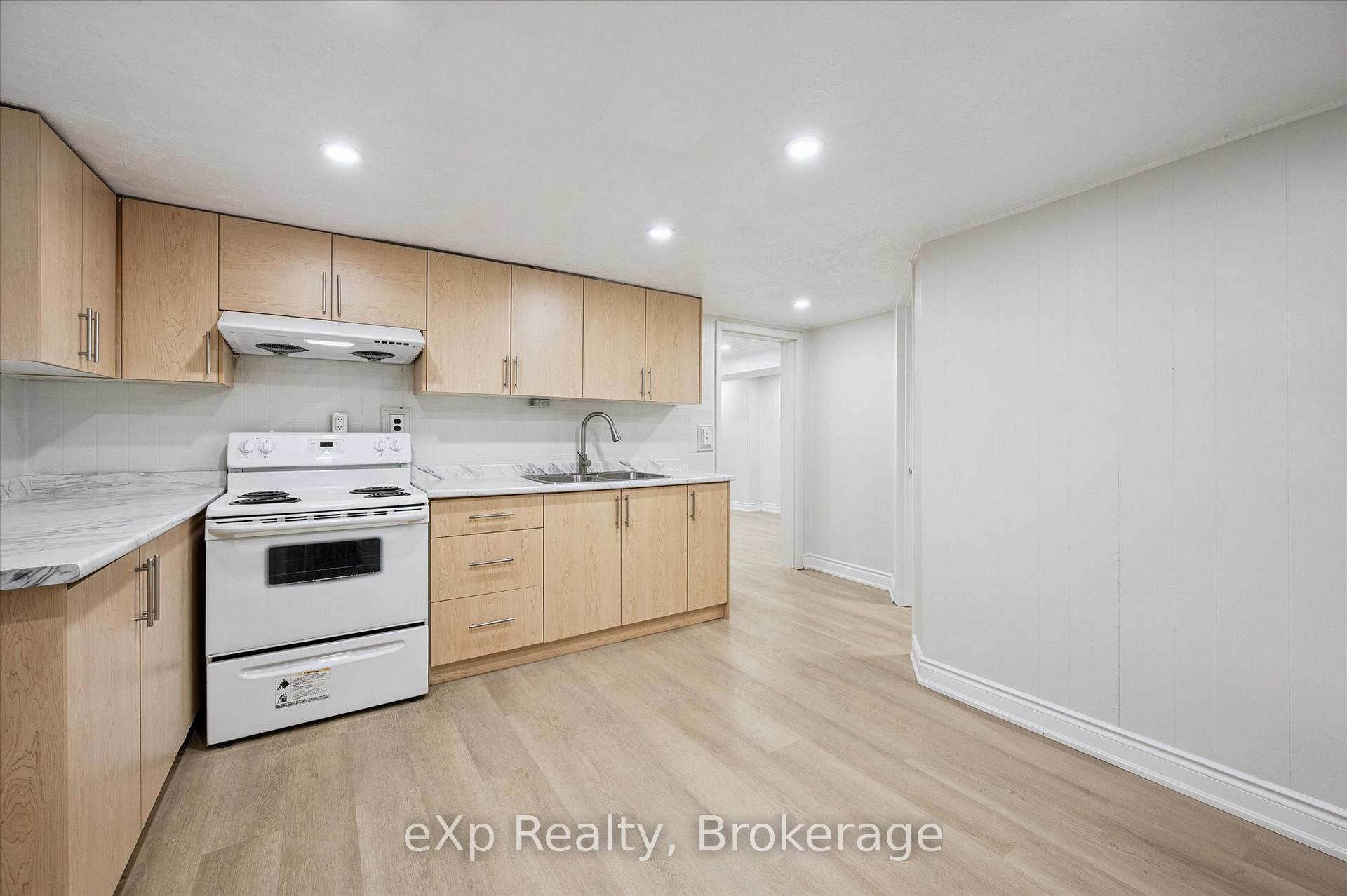 Photo 10 of 53 Nicklin Crescent, Guelph, Riverside Park — HOMEH