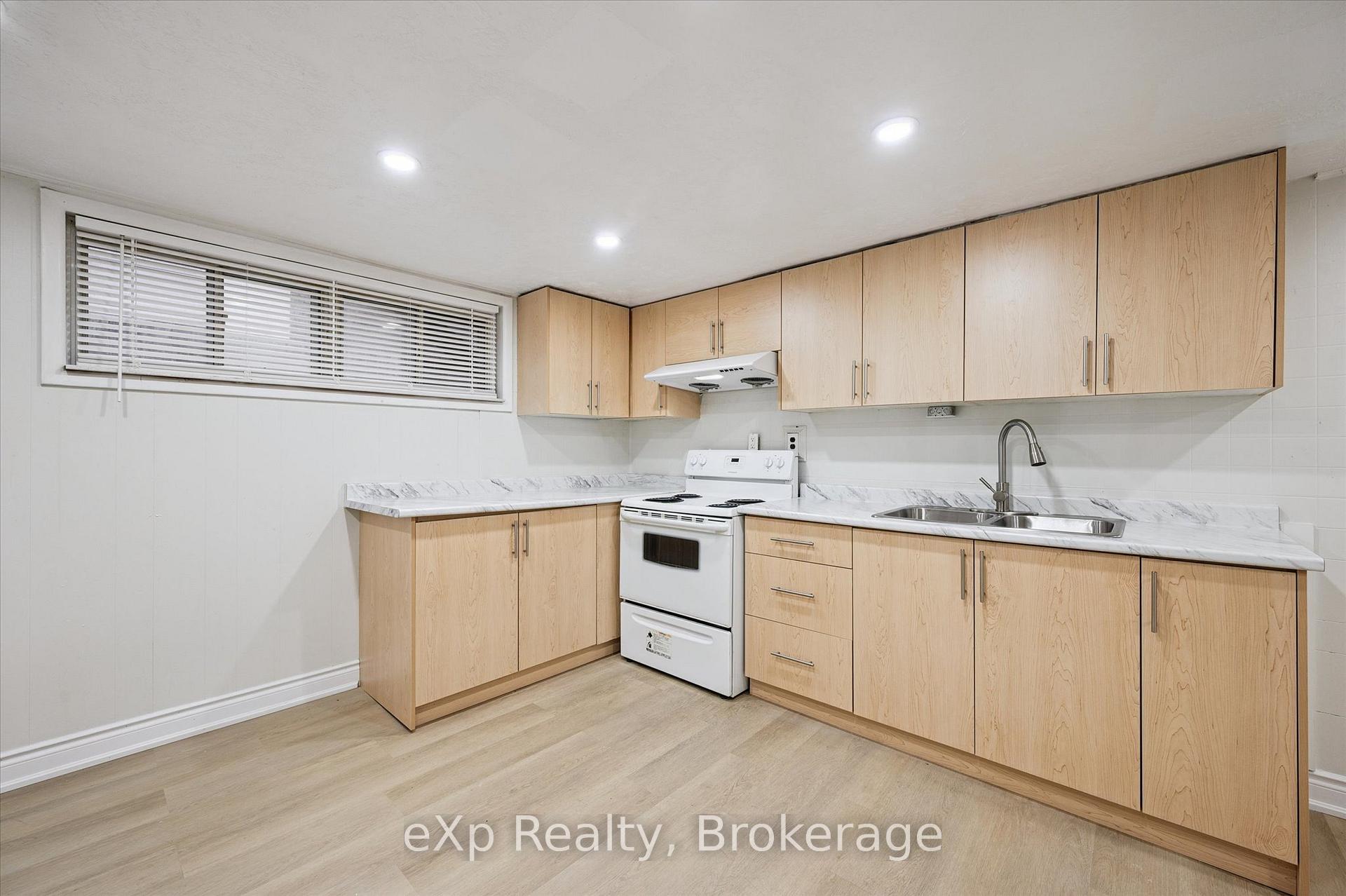 Photo 43 of 53 Nicklin Crescent, Guelph, Riverside Park — HOMEH