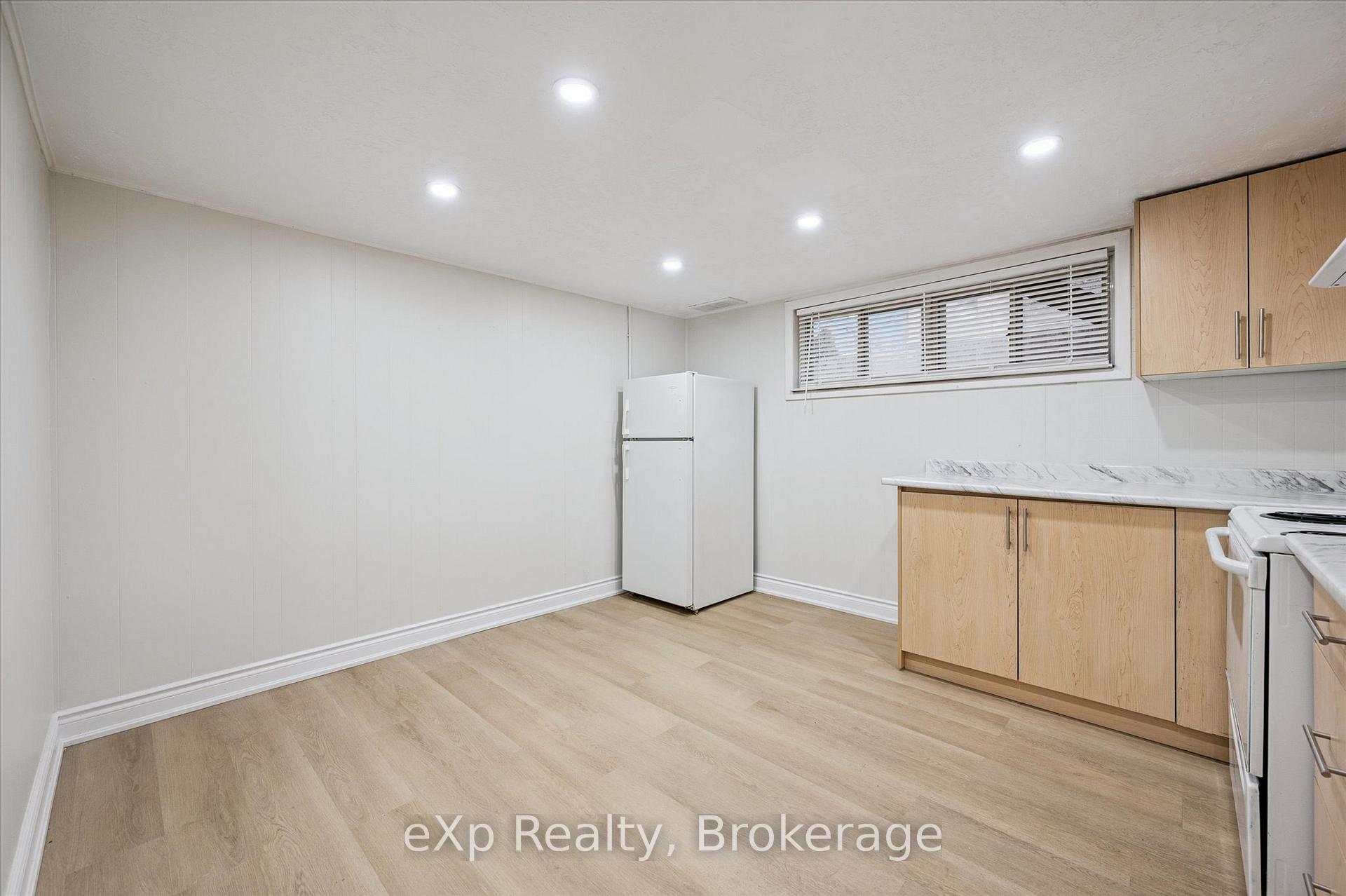 Photo 12 of 53 Nicklin Crescent, Guelph, Riverside Park — HOMEH