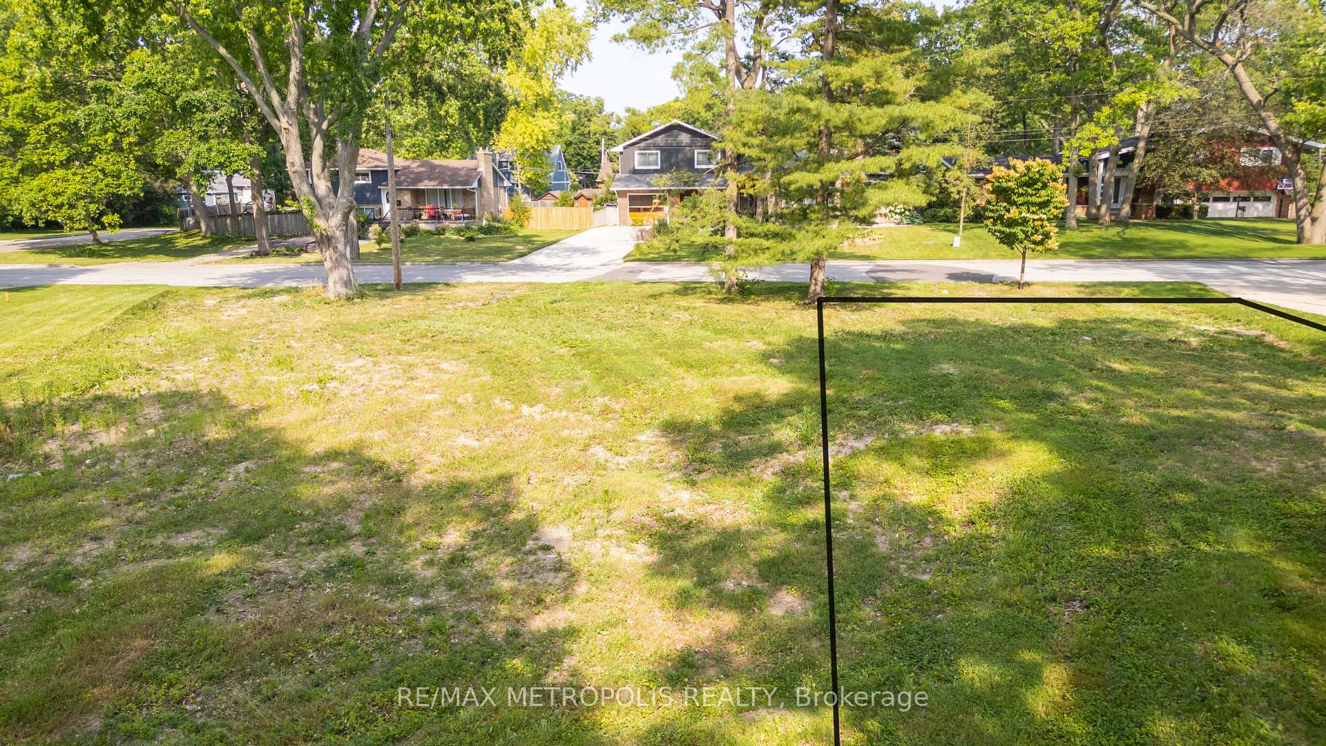 Photo 11 of 1307-N Ridgewood Drive, Sarnia — HOMEH