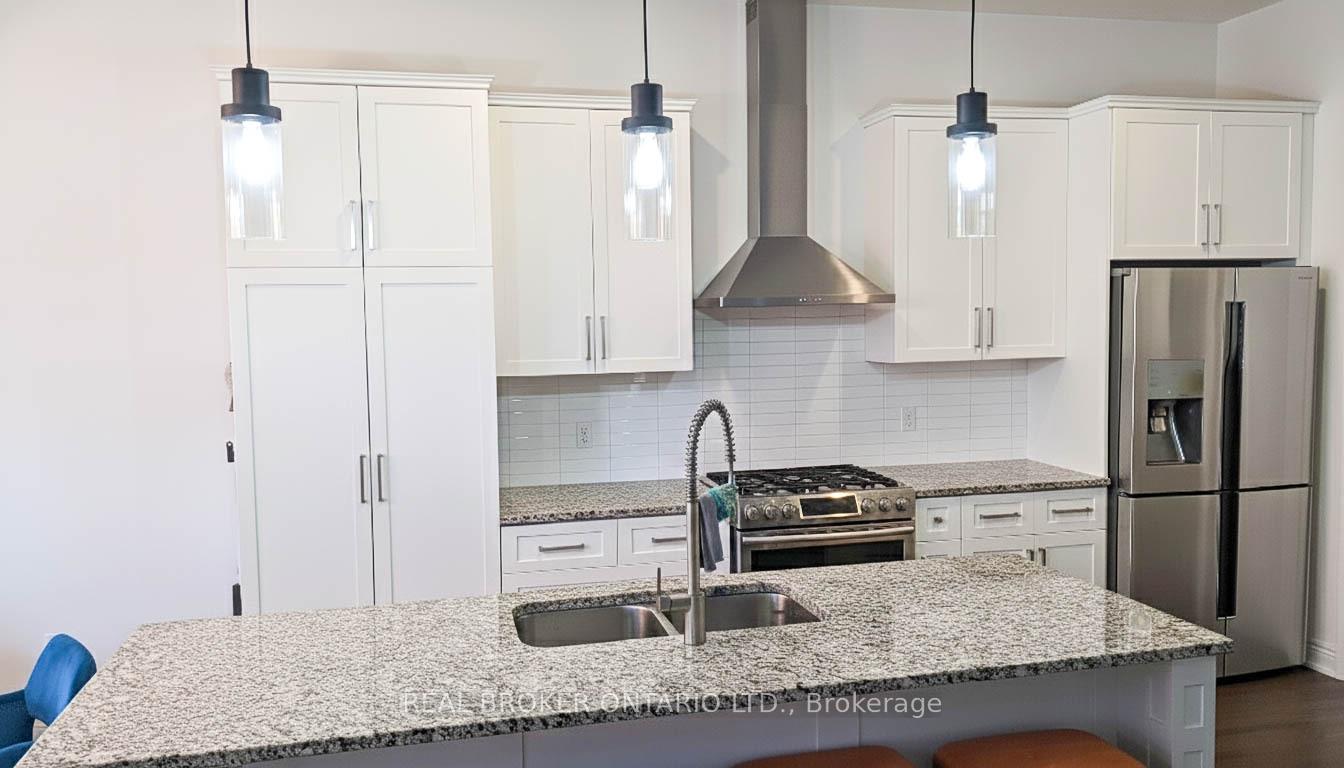 Photo 3 of 206 Carriage Way S, Waterloo — HOMEH
