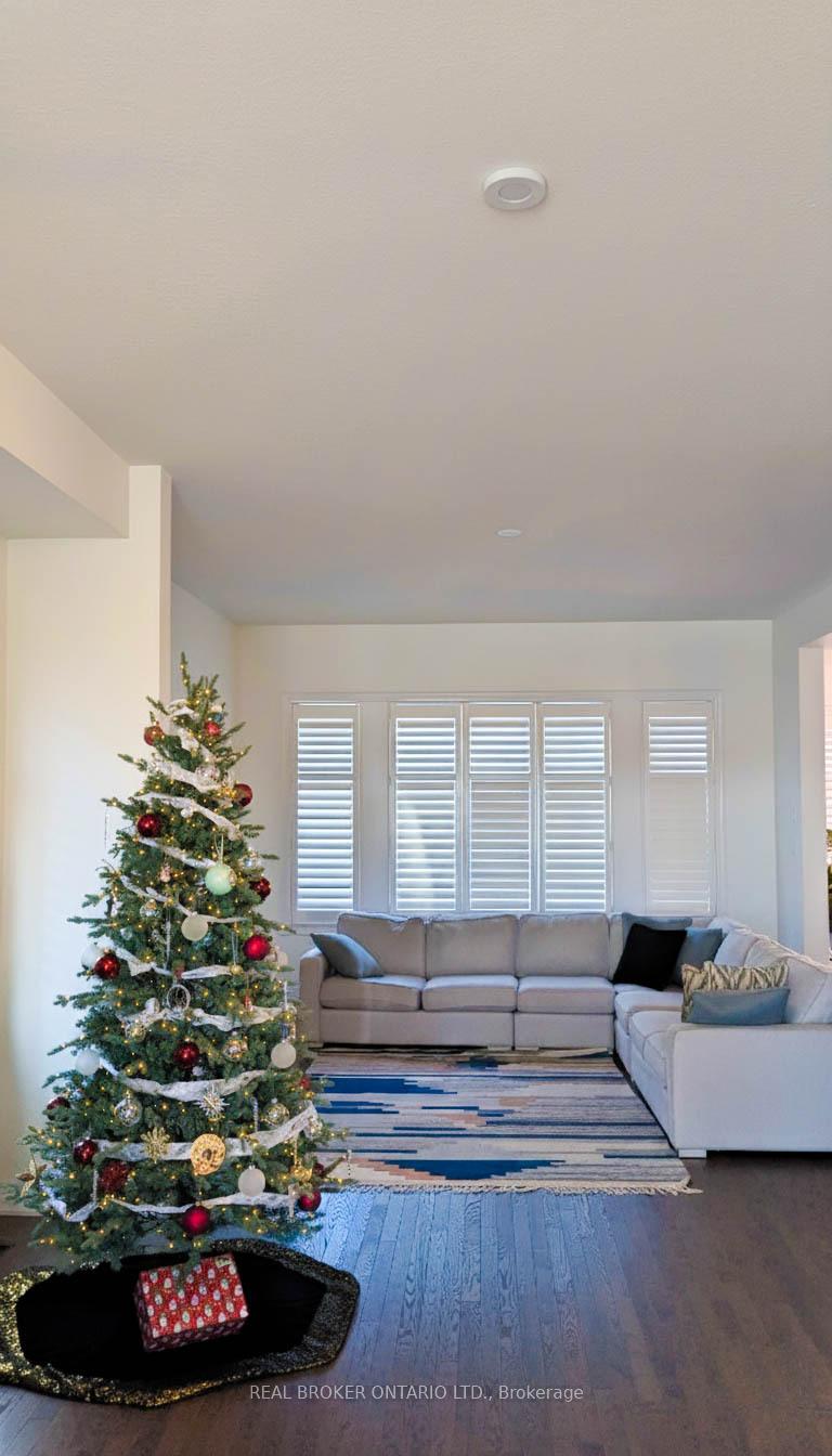 Photo 6 of 206 Carriage Way S, Waterloo — HOMEH