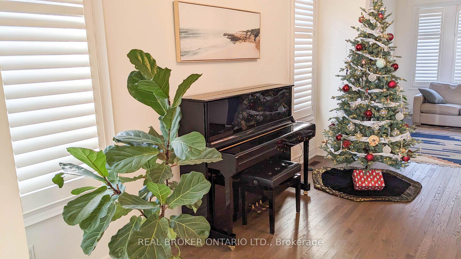 Photo 10 of 206 Carriage Way S, Waterloo — HOMEH