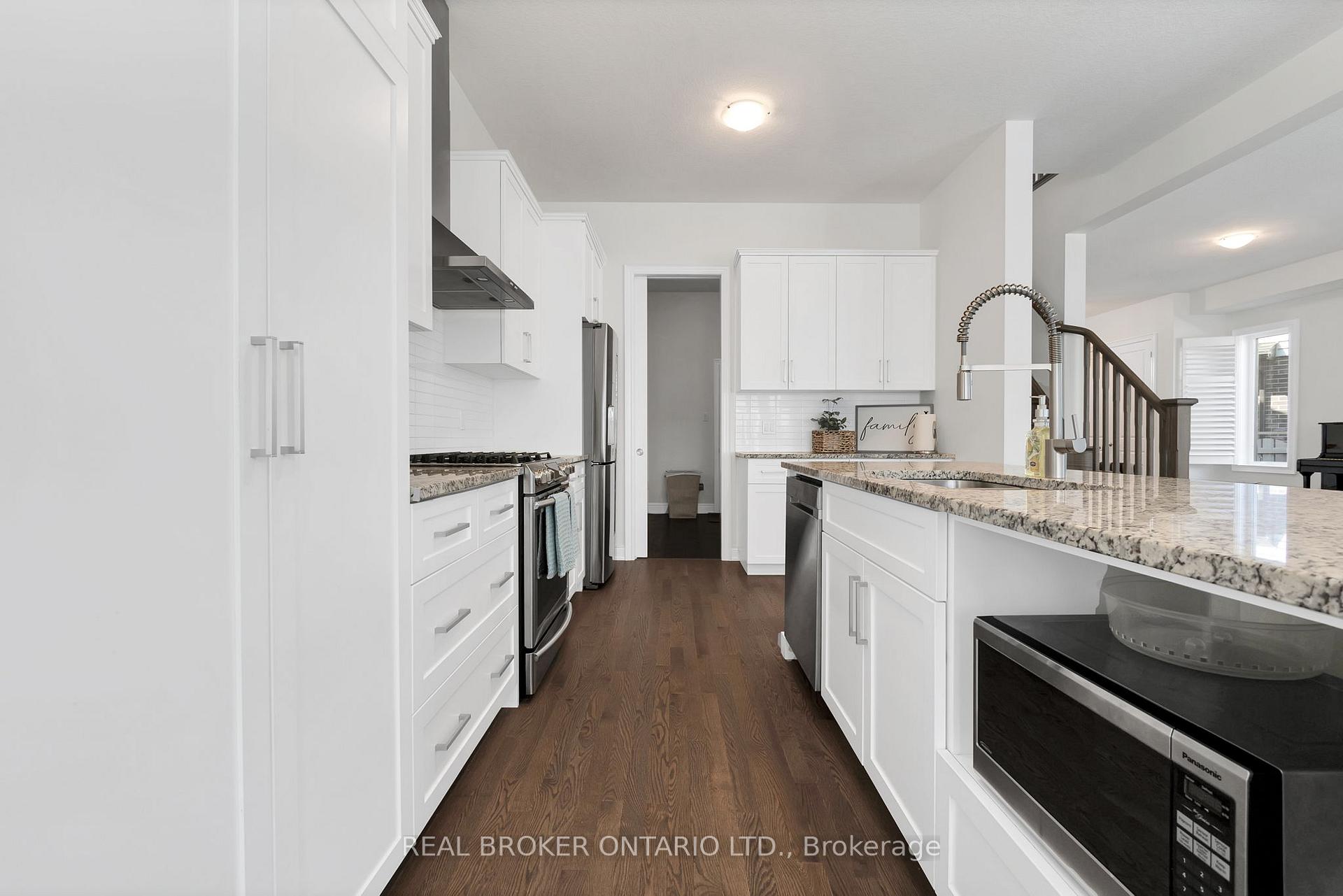 Photo 40 of 206 Carriage Way S, Waterloo — HOMEH