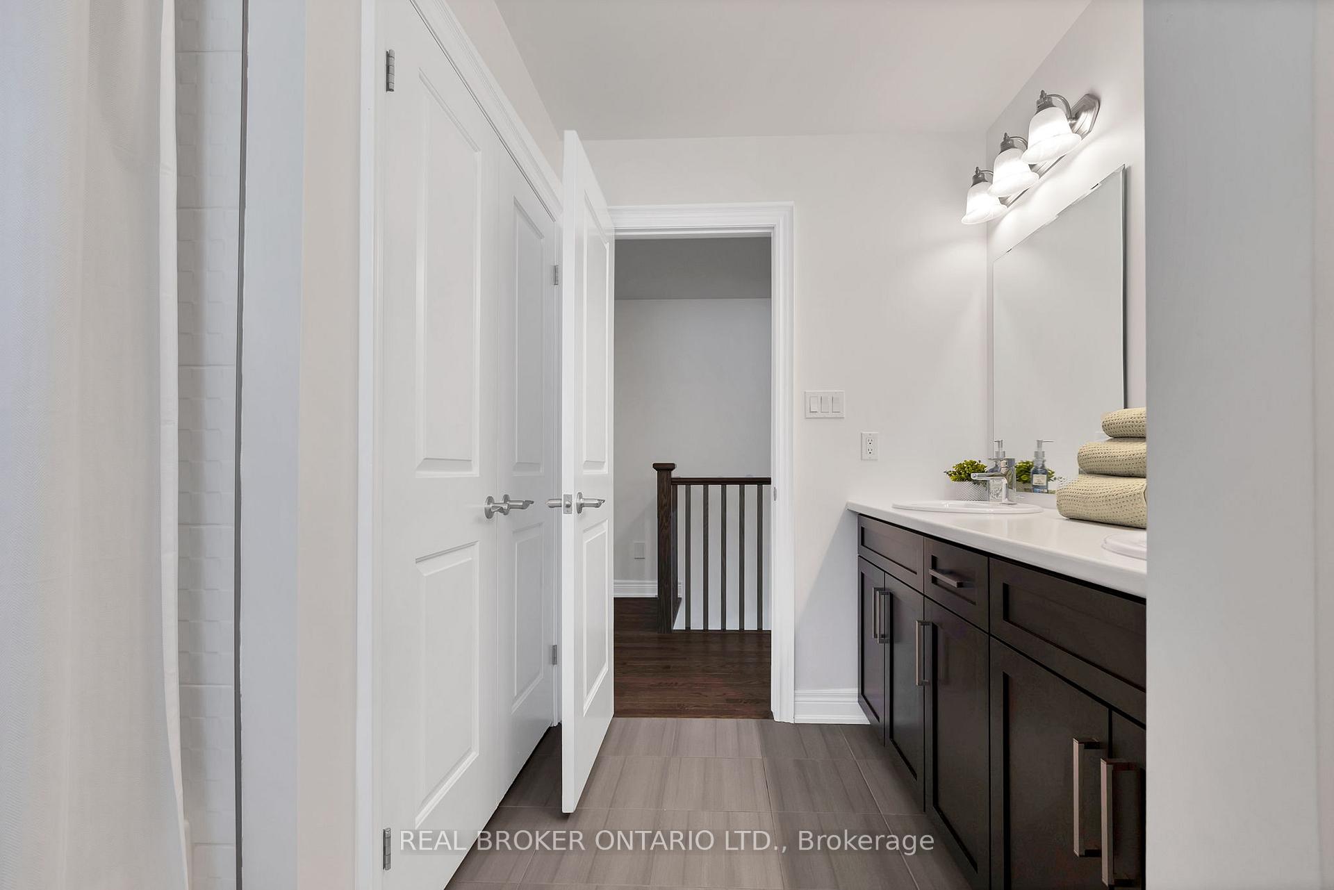 Photo 8 of 206 Carriage Way S, Waterloo — HOMEH