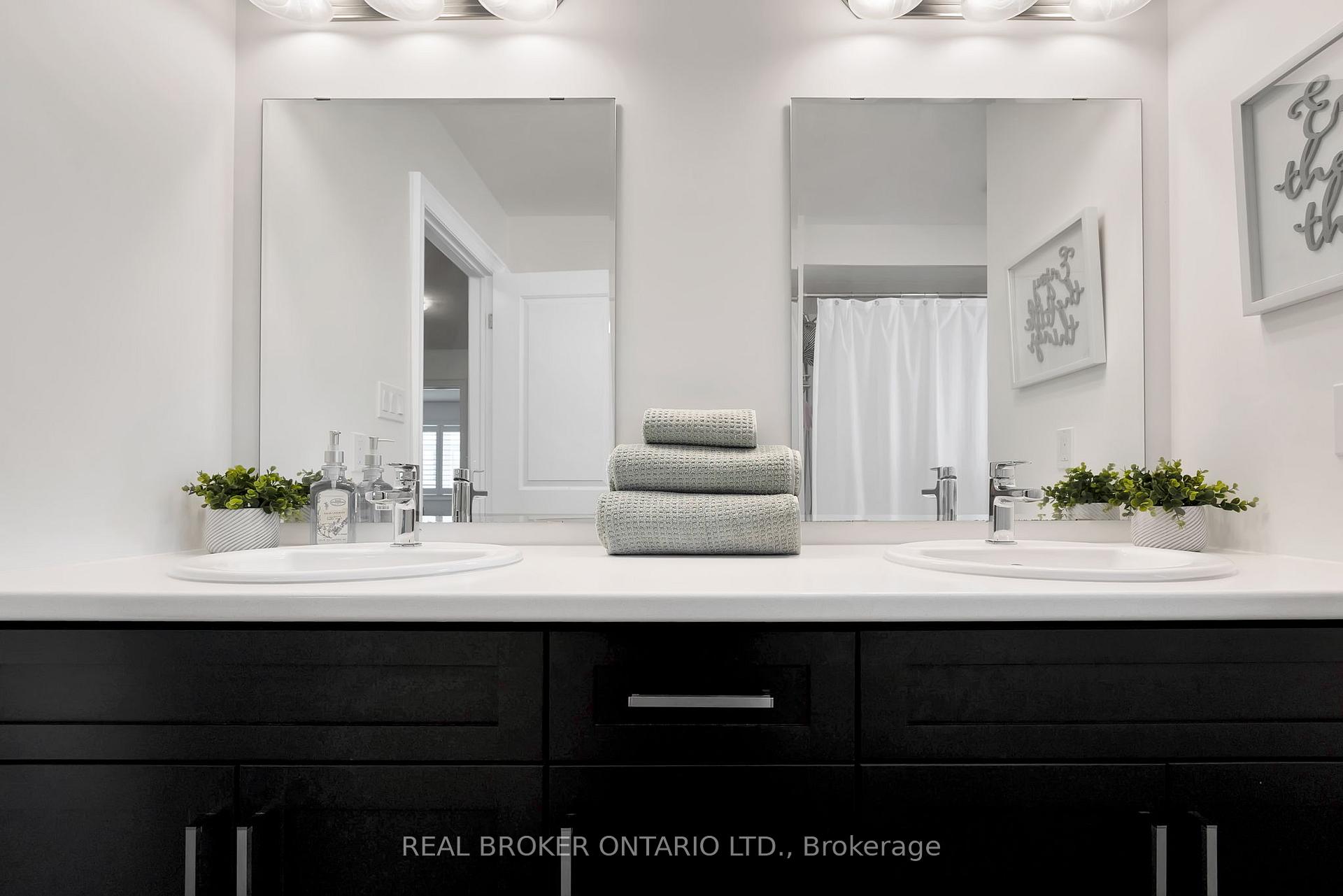 Photo 20 of 206 Carriage Way S, Waterloo — HOMEH