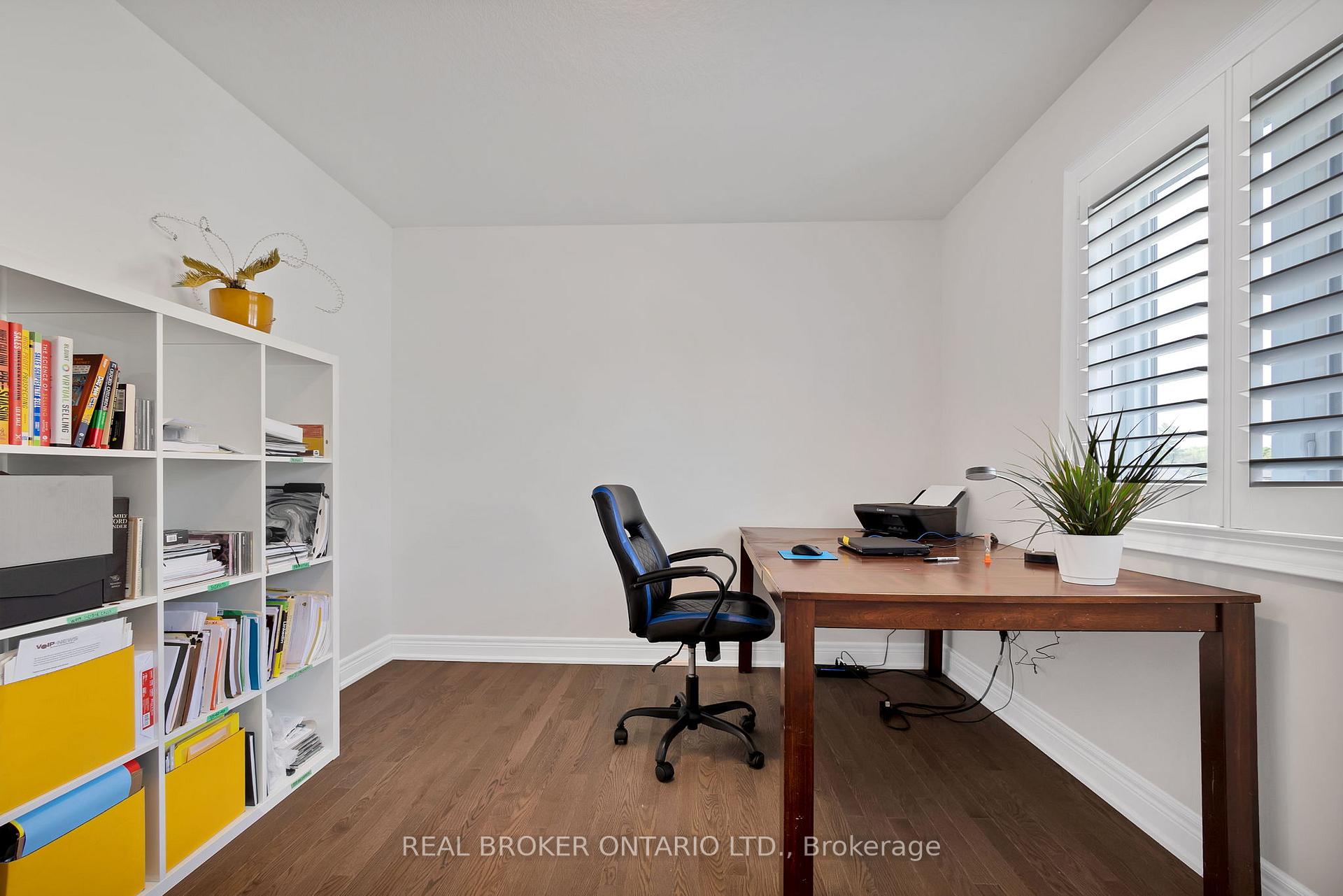 Photo 21 of 206 Carriage Way S, Waterloo — HOMEH