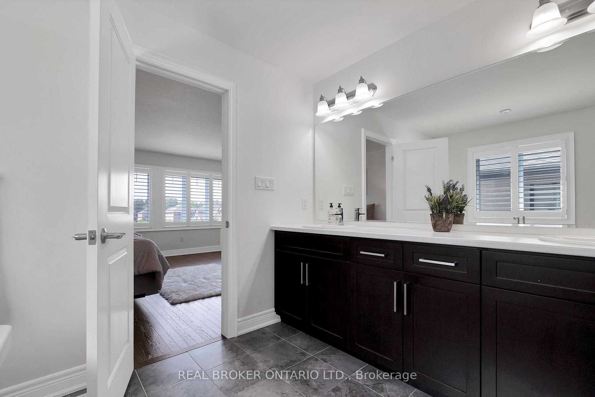 Photo 43 of 206 Carriage Way S, Waterloo — HOMEH