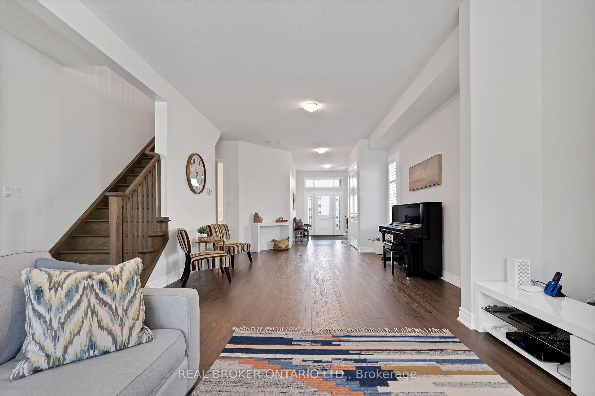 Photo 22 of 206 Carriage Way S, Waterloo — HOMEH