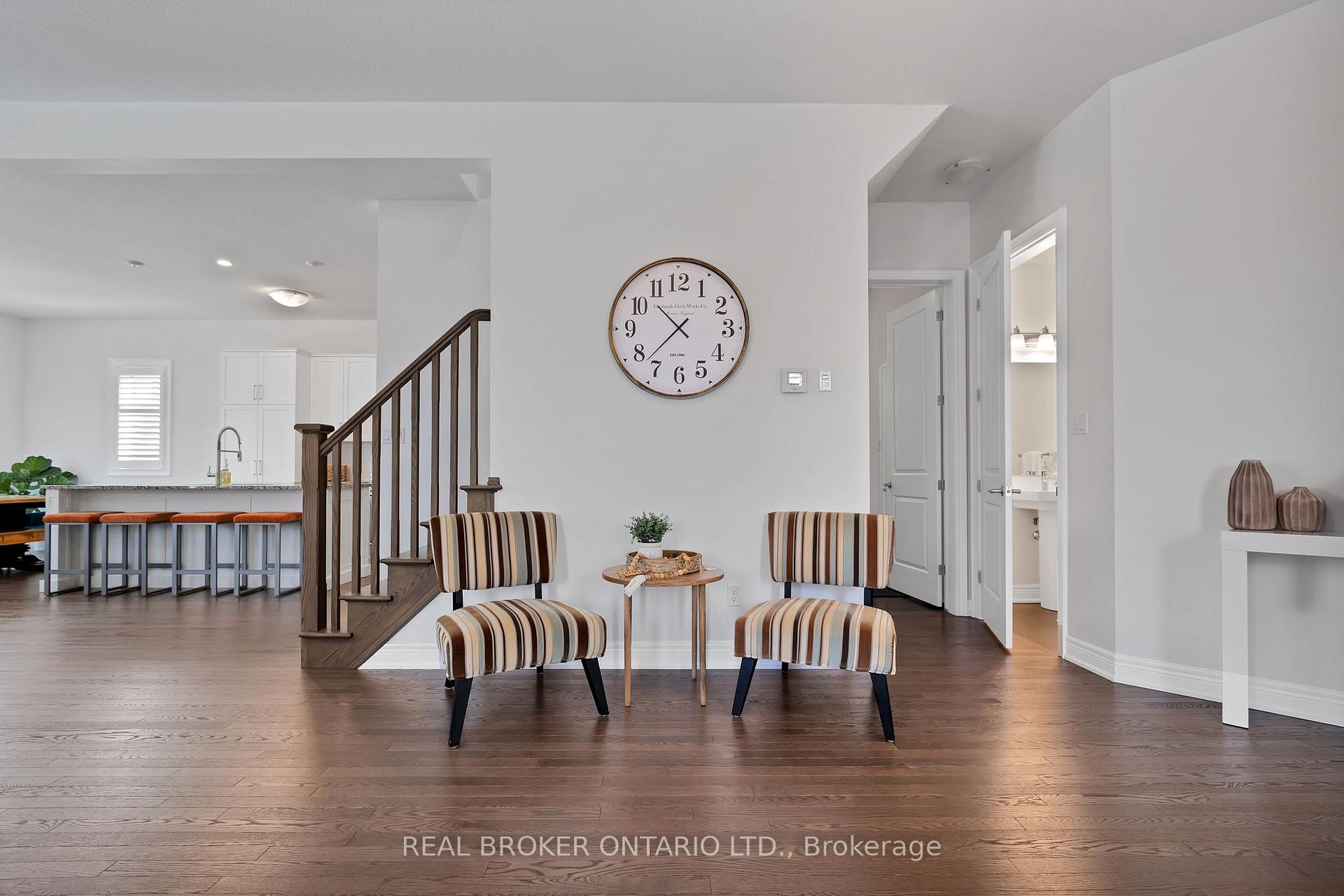 Photo 17 of 206 Carriage Way S, Waterloo — HOMEH