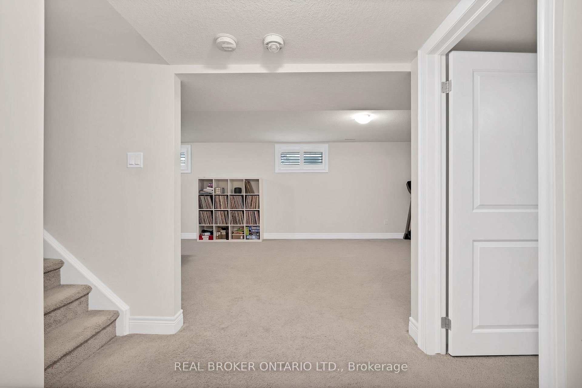 Photo 30 of 206 Carriage Way S, Waterloo — HOMEH