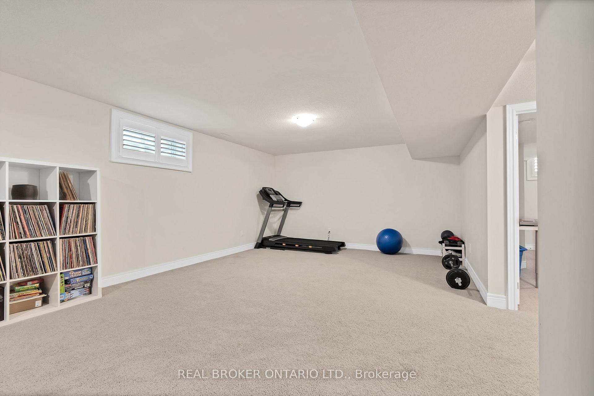Photo 39 of 206 Carriage Way S, Waterloo — HOMEH