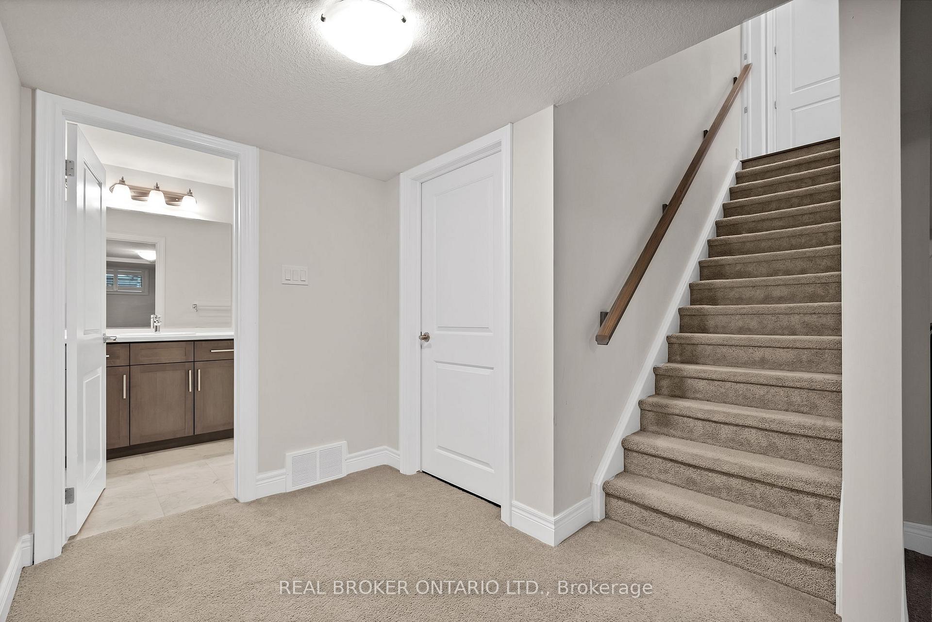 Photo 33 of 206 Carriage Way S, Waterloo — HOMEH