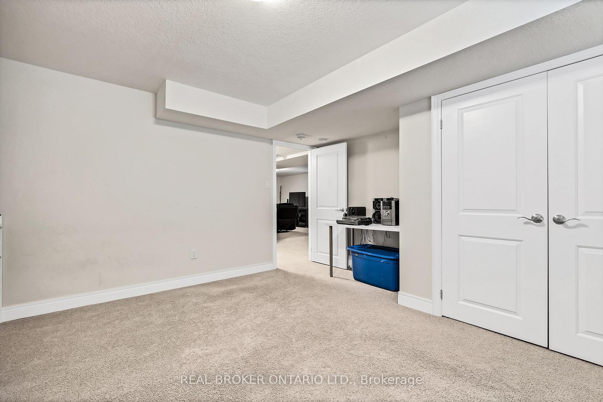 Photo 48 of 206 Carriage Way S, Waterloo — HOMEH