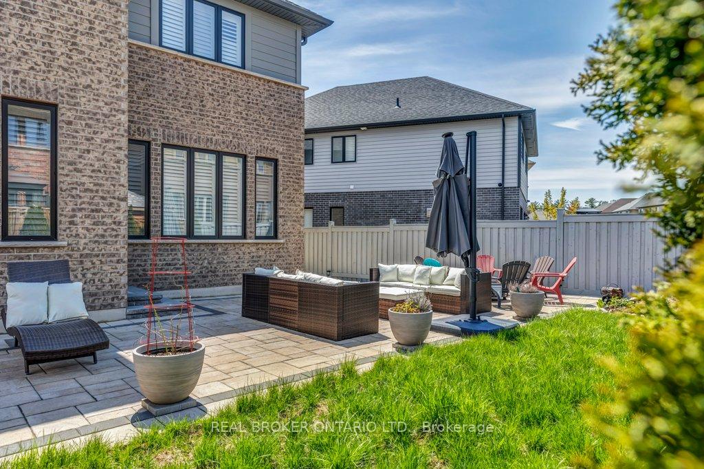 Photo 37 of 206 Carriage Way S, Waterloo — HOMEH