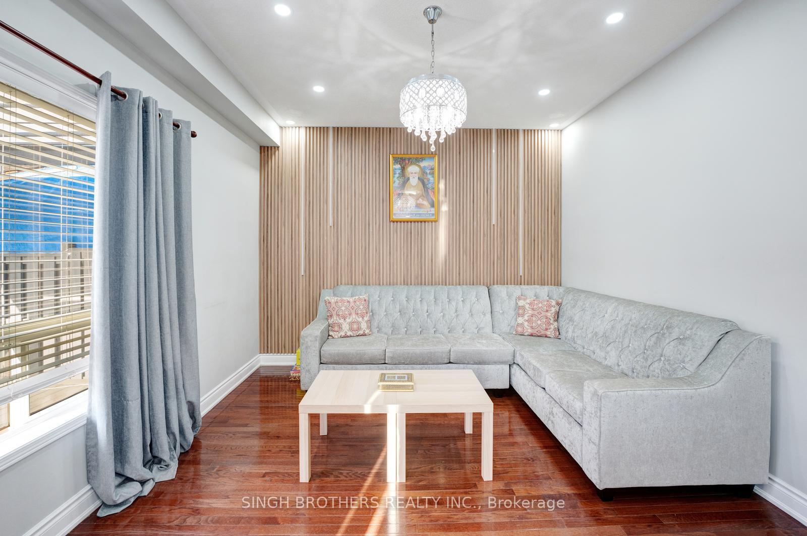 Photo 14 of 28 Jordensen Drive, Brampton, Credit Valley — HOMEH