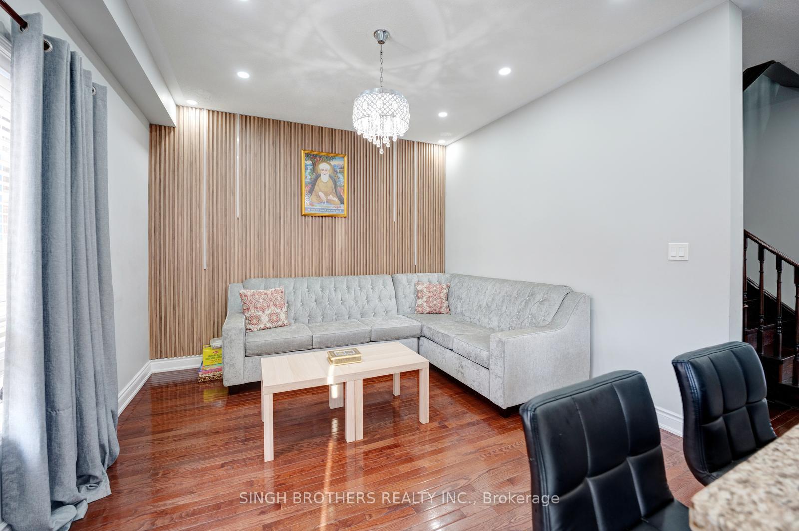 Photo 22 of 28 Jordensen Drive, Brampton, Credit Valley — HOMEH