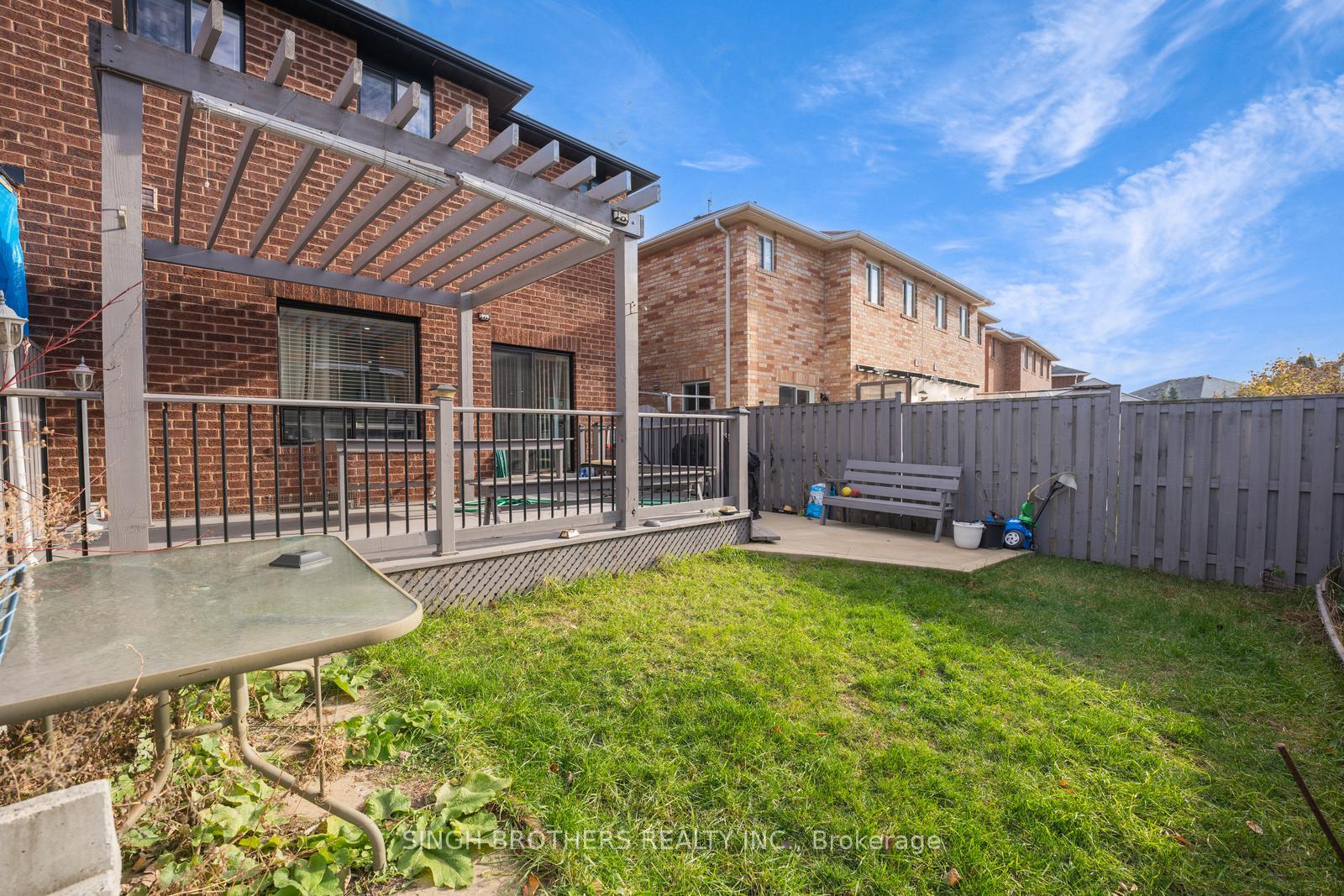 Photo 39 of 28 Jordensen Drive, Brampton, Credit Valley — HOMEH